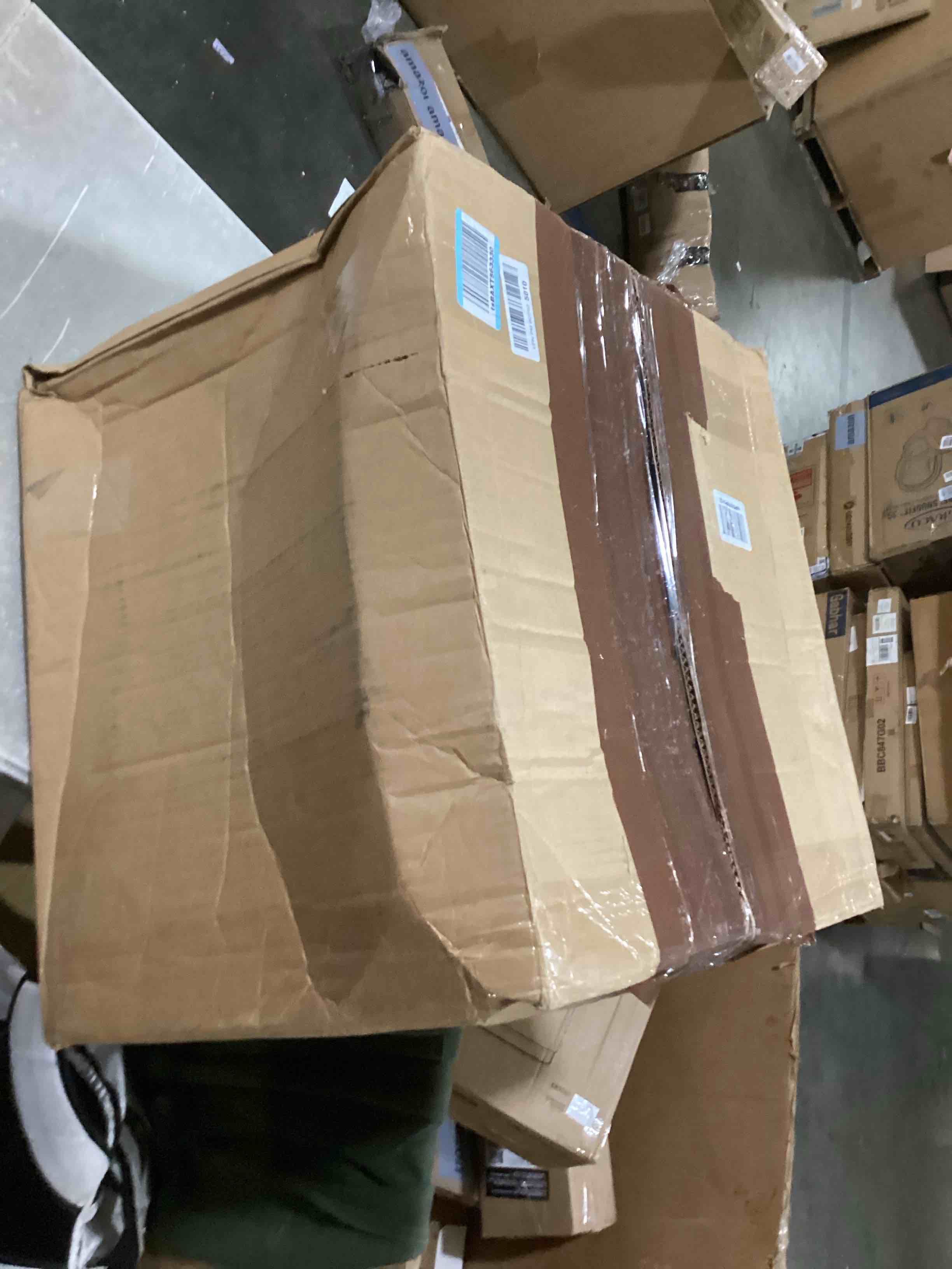 https://s3.amazonaws.com/lotting-images-prod/bidfta/RED5517620_1727456300726.jpeg