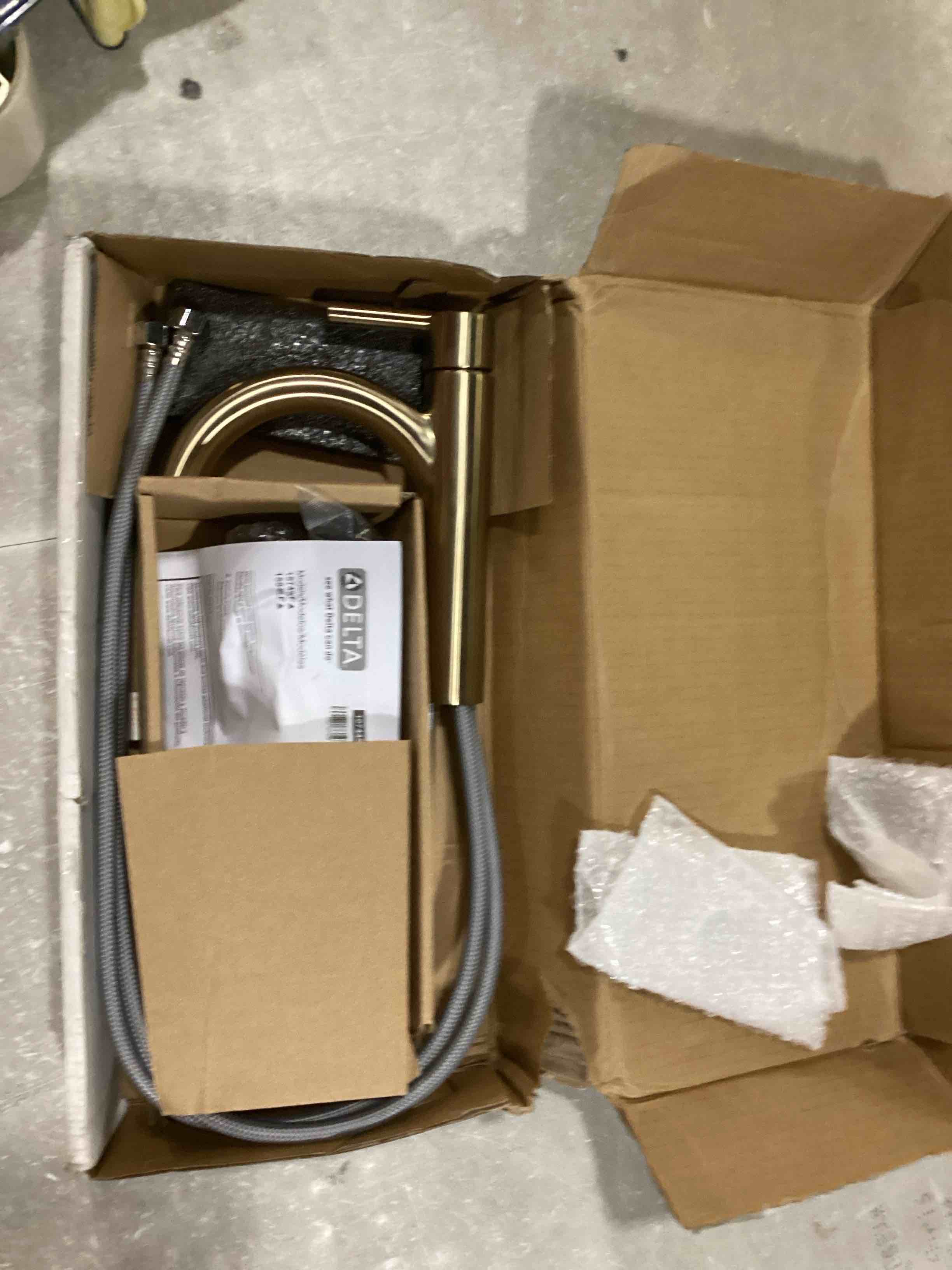 https://s3.amazonaws.com/lotting-images-prod/bidfta/RED5517634_1727458590015.jpeg
