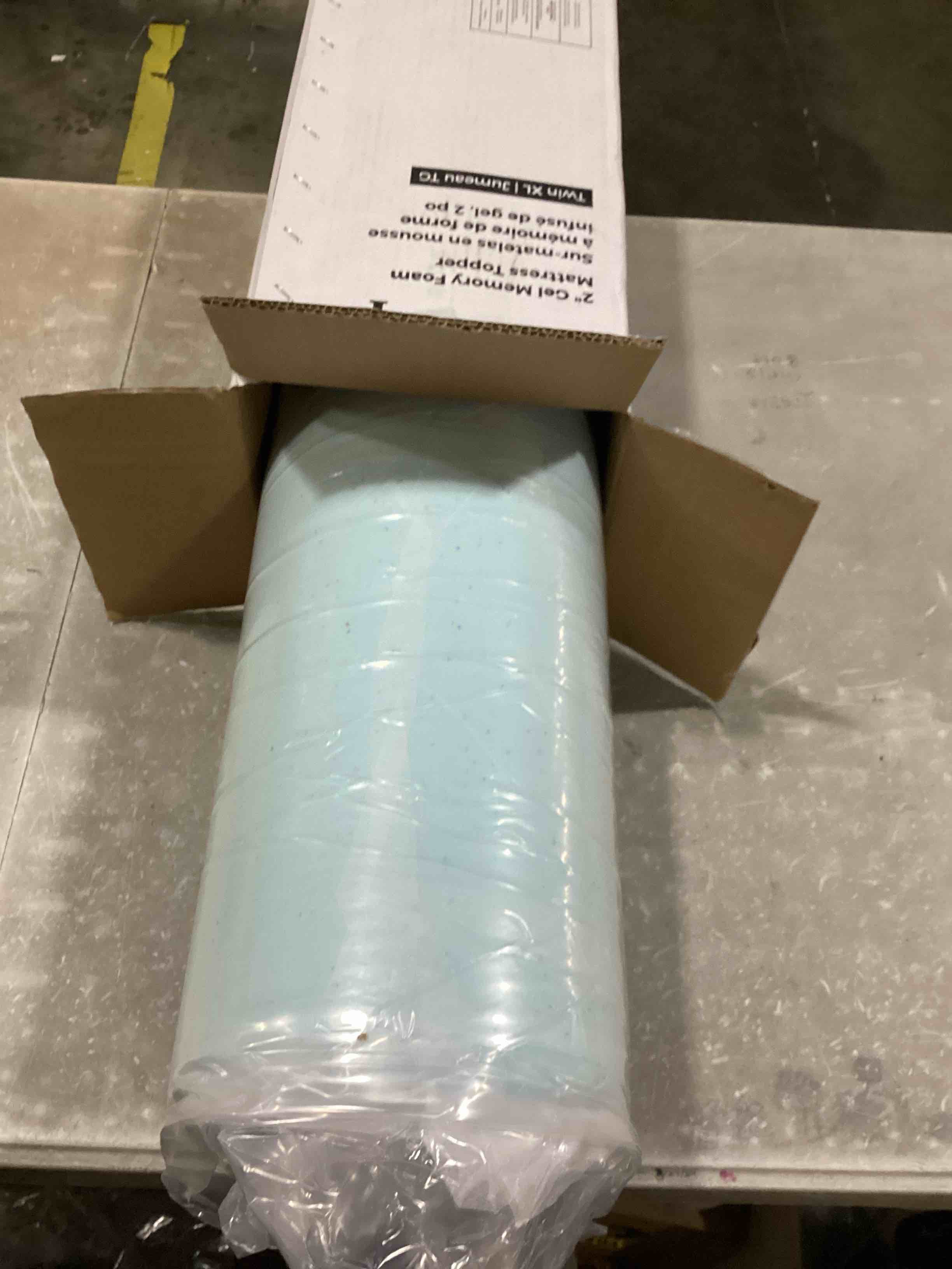 https://s3.amazonaws.com/lotting-images-prod/bidfta/RED5517778_1727710940815.jpeg