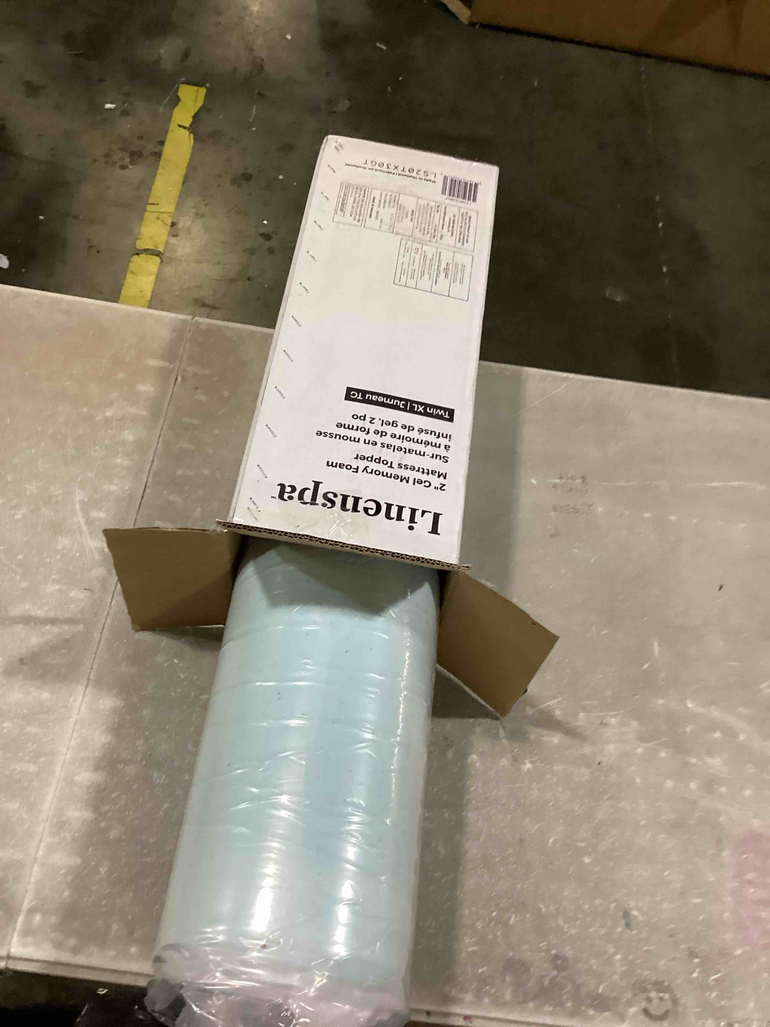 https://s3.amazonaws.com/lotting-images-prod/bidfta/RED5517778_1727710942153.jpeg