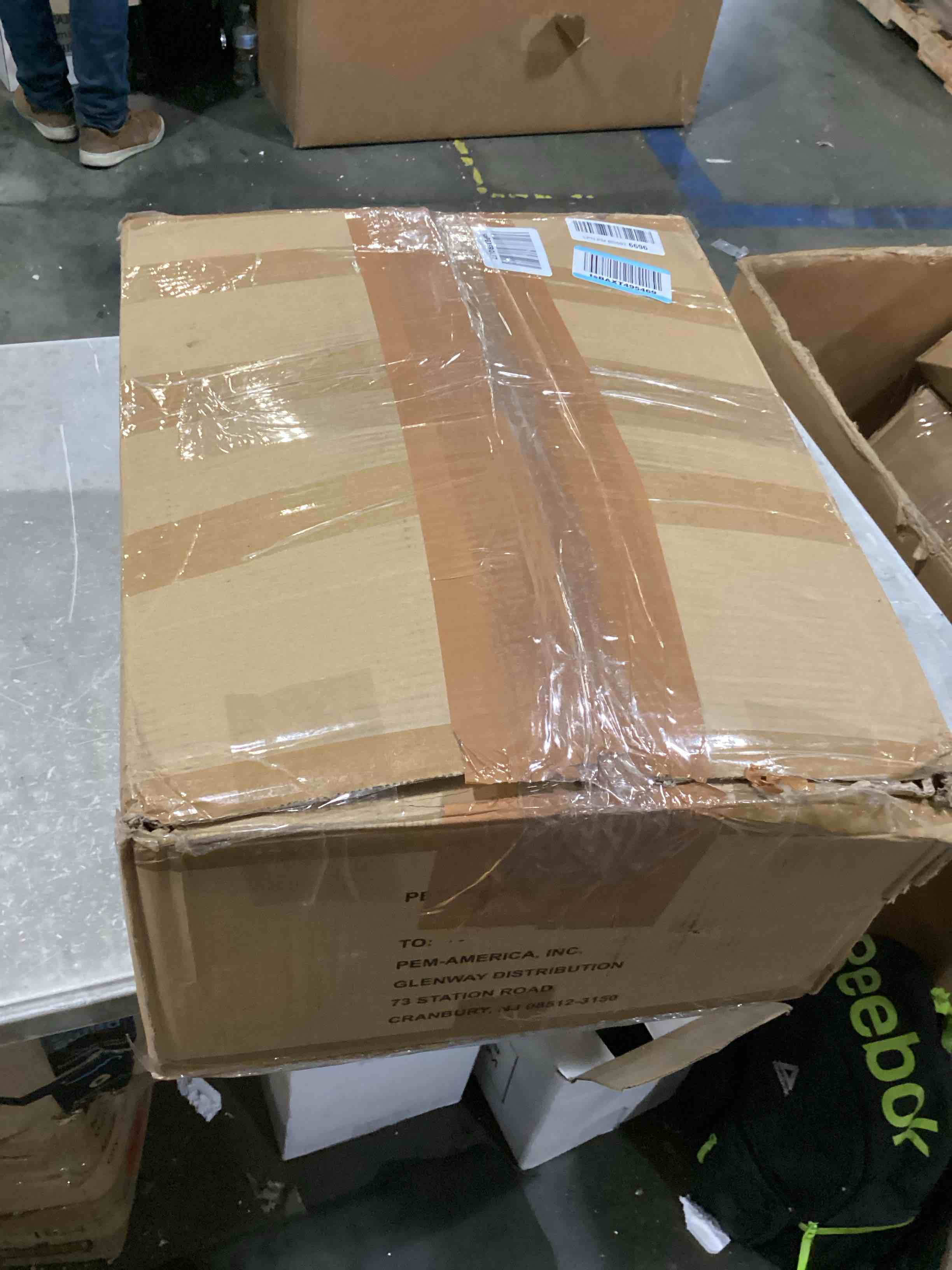 https://s3.amazonaws.com/lotting-images-prod/bidfta/RED5518344_1728056553774.jpeg