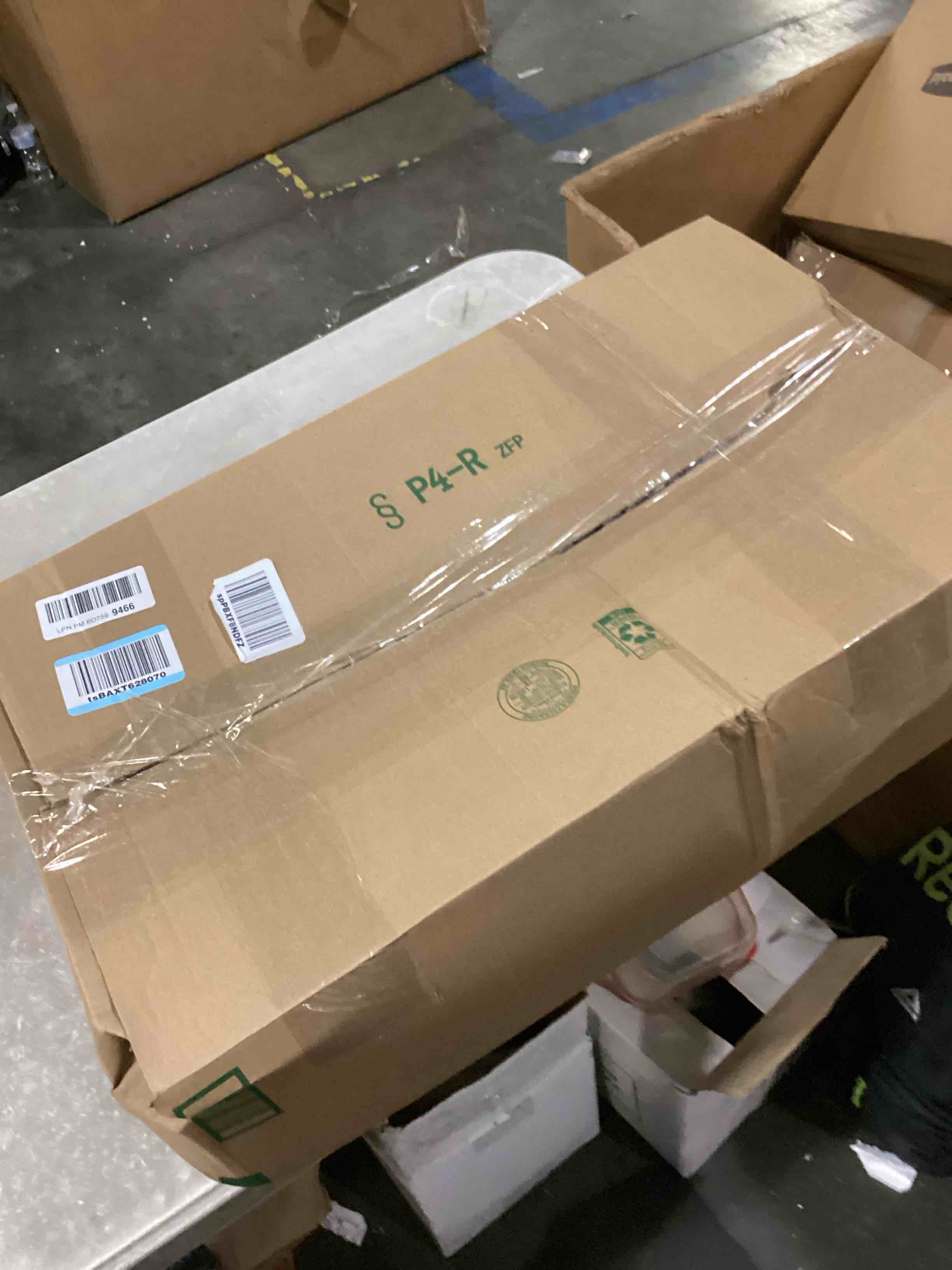 https://s3.amazonaws.com/lotting-images-prod/bidfta/RED5518345_1728056650374.jpeg