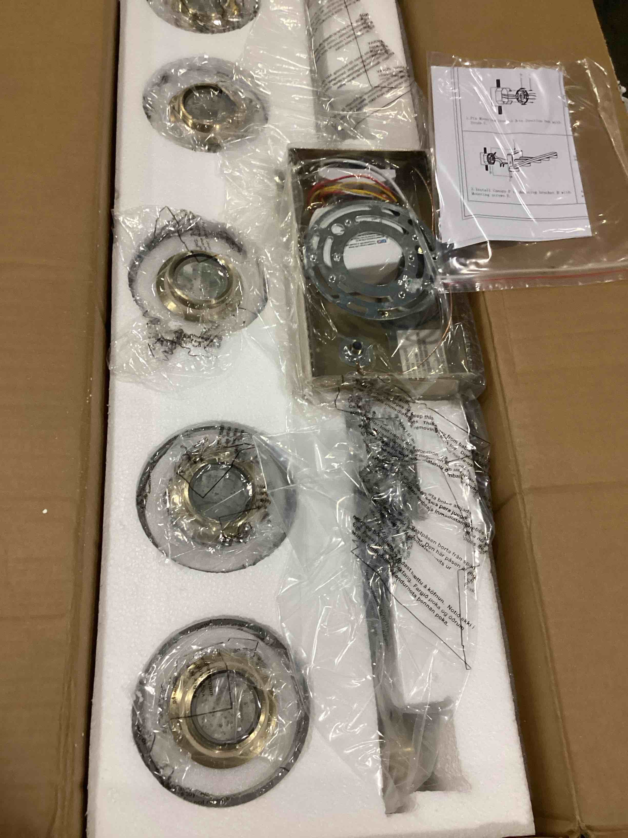 https://s3.amazonaws.com/lotting-images-prod/bidfta/RED5518386_1728064551463.jpeg