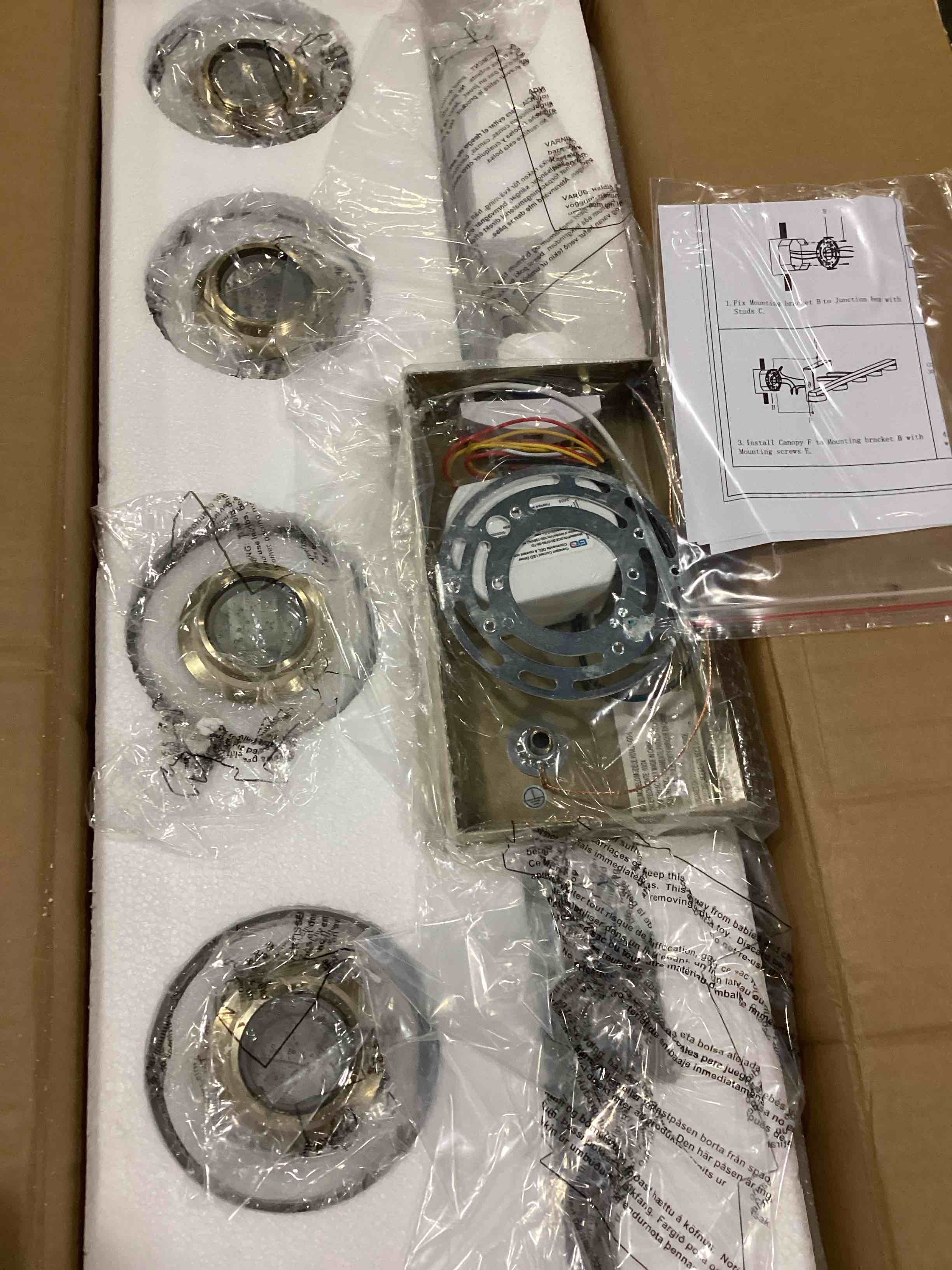 https://s3.amazonaws.com/lotting-images-prod/bidfta/RED5518386_1728064553031.jpeg