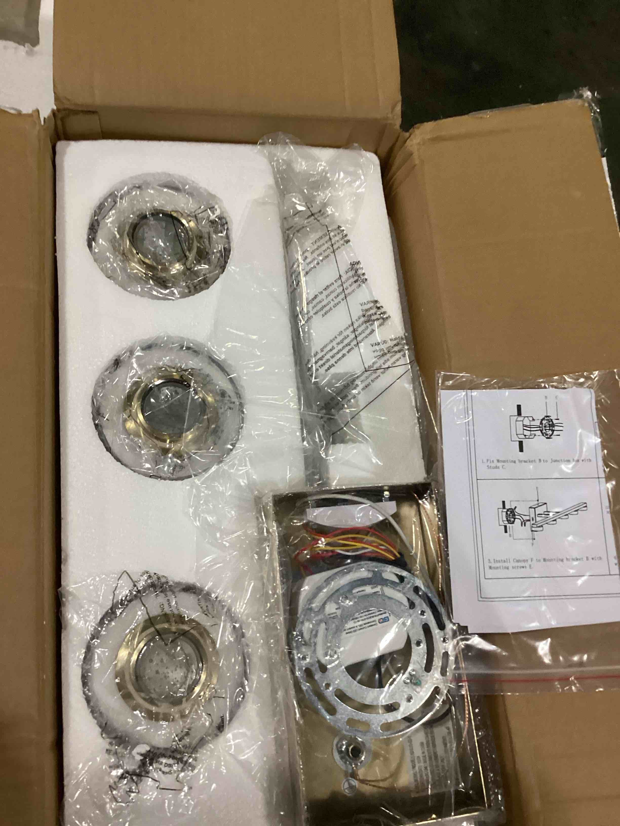 https://s3.amazonaws.com/lotting-images-prod/bidfta/RED5518386_1728064554295.jpeg