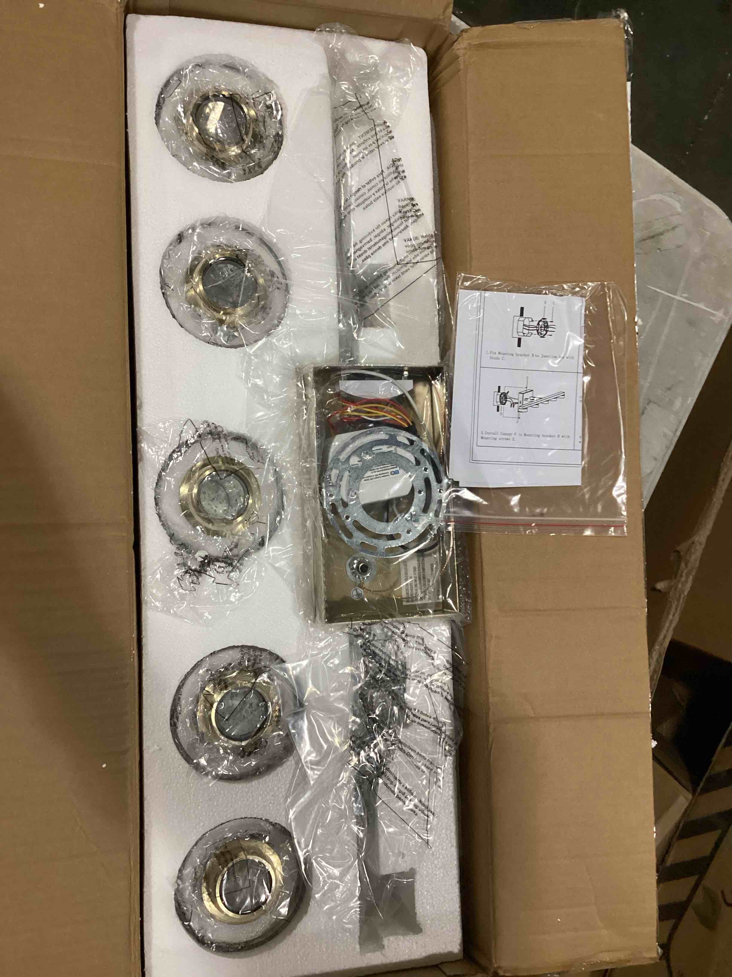 https://s3.amazonaws.com/lotting-images-prod/bidfta/RED5518386_1728064556073.jpeg