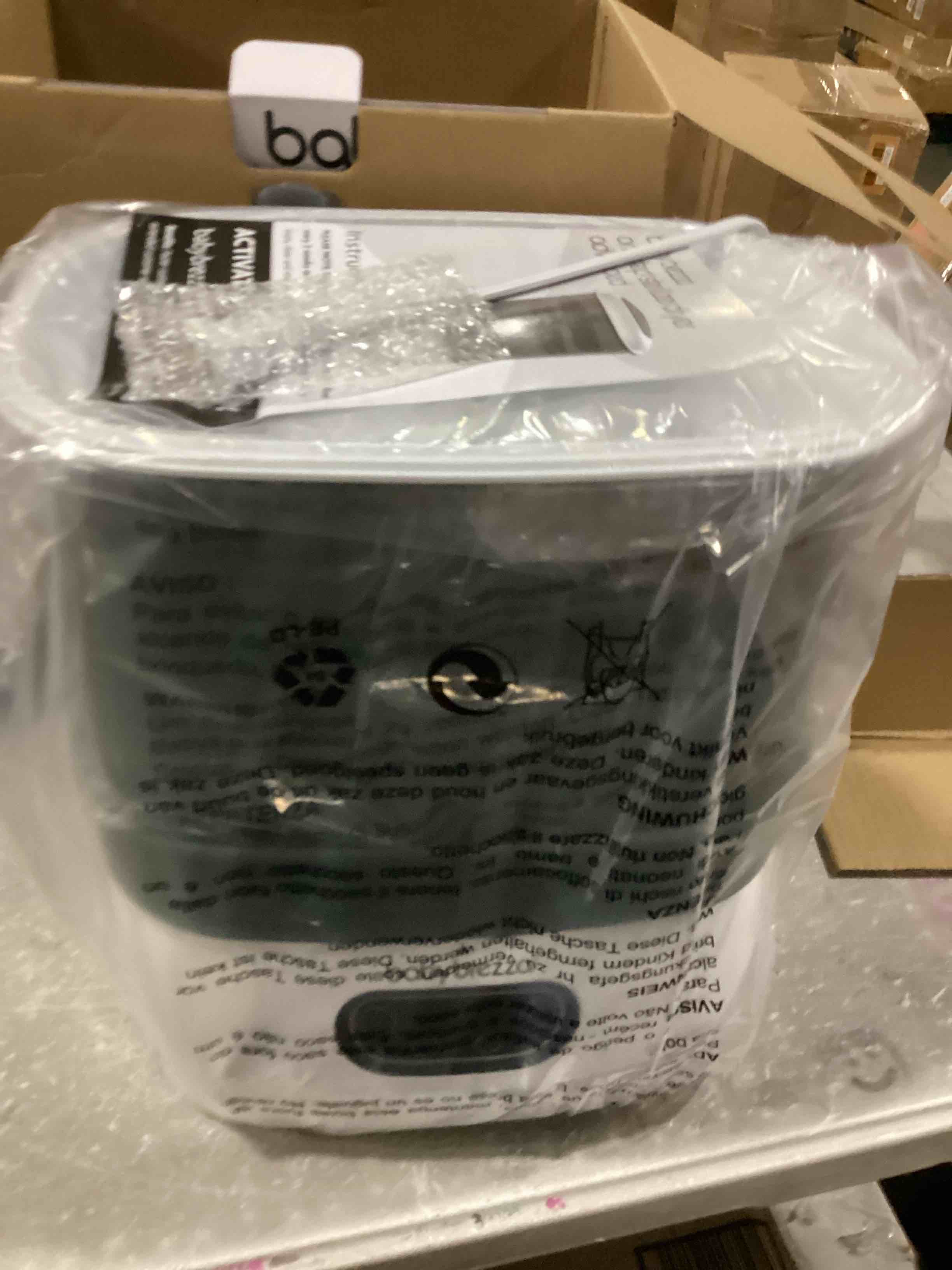https://s3.amazonaws.com/lotting-images-prod/bidfta/RED5518388_1728065915202.jpeg