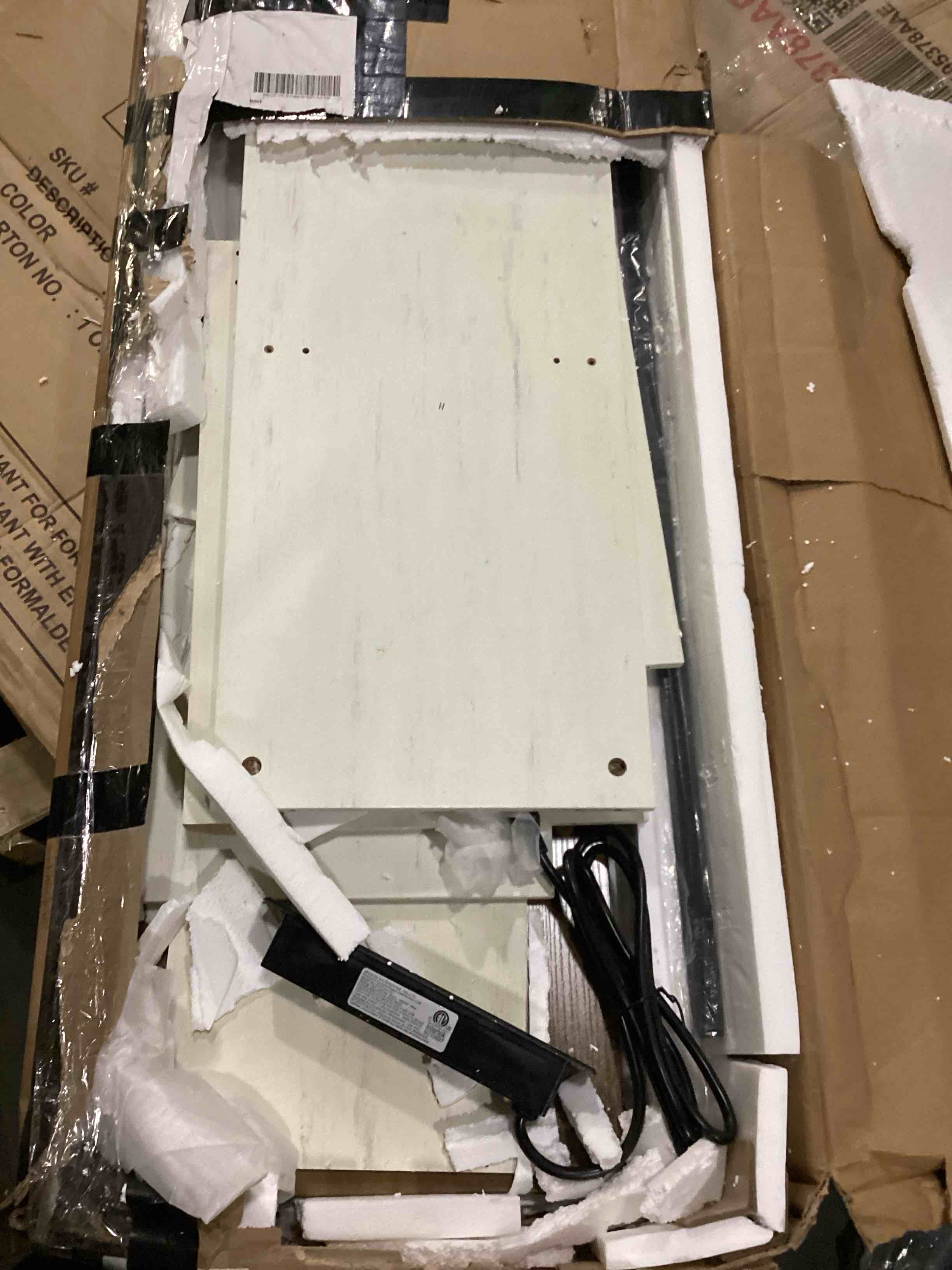 https://s3.amazonaws.com/lotting-images-prod/bidfta/RED5518512_1728327574952.jpeg