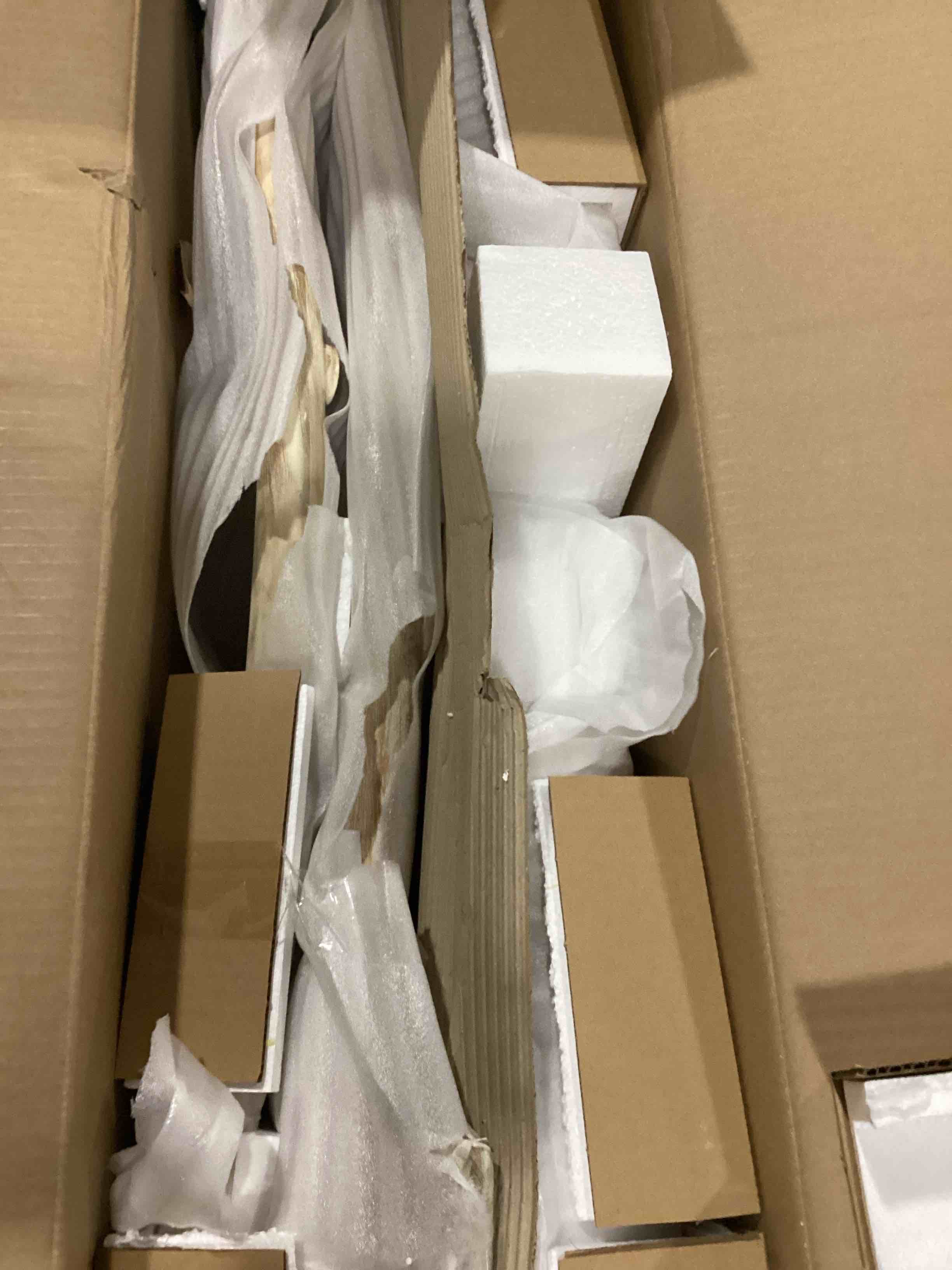 https://s3.amazonaws.com/lotting-images-prod/bidfta/RED5518590_1728407752466.jpeg