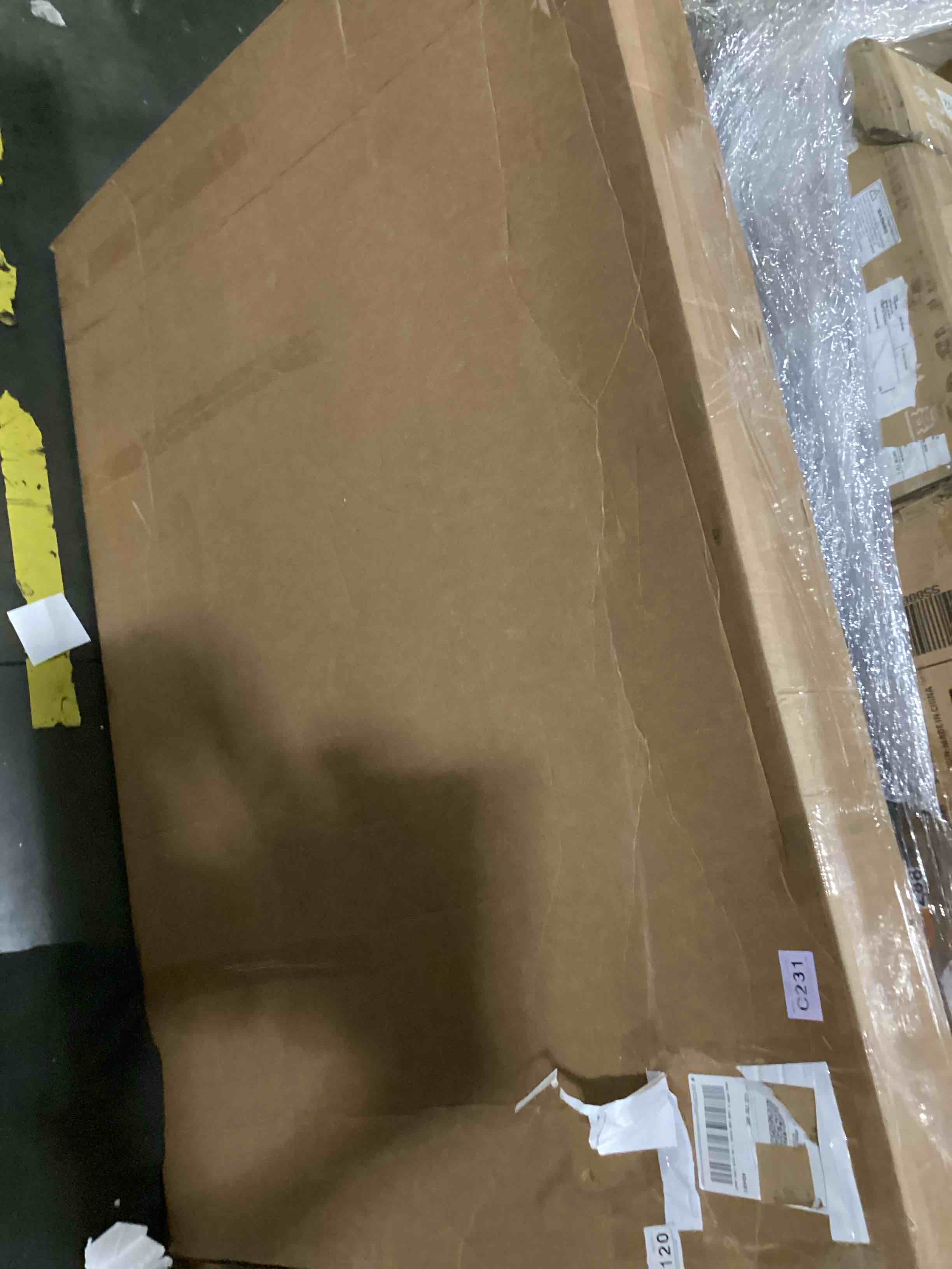 https://s3.amazonaws.com/lotting-images-prod/bidfta/RED5518592_1728408379022.jpeg