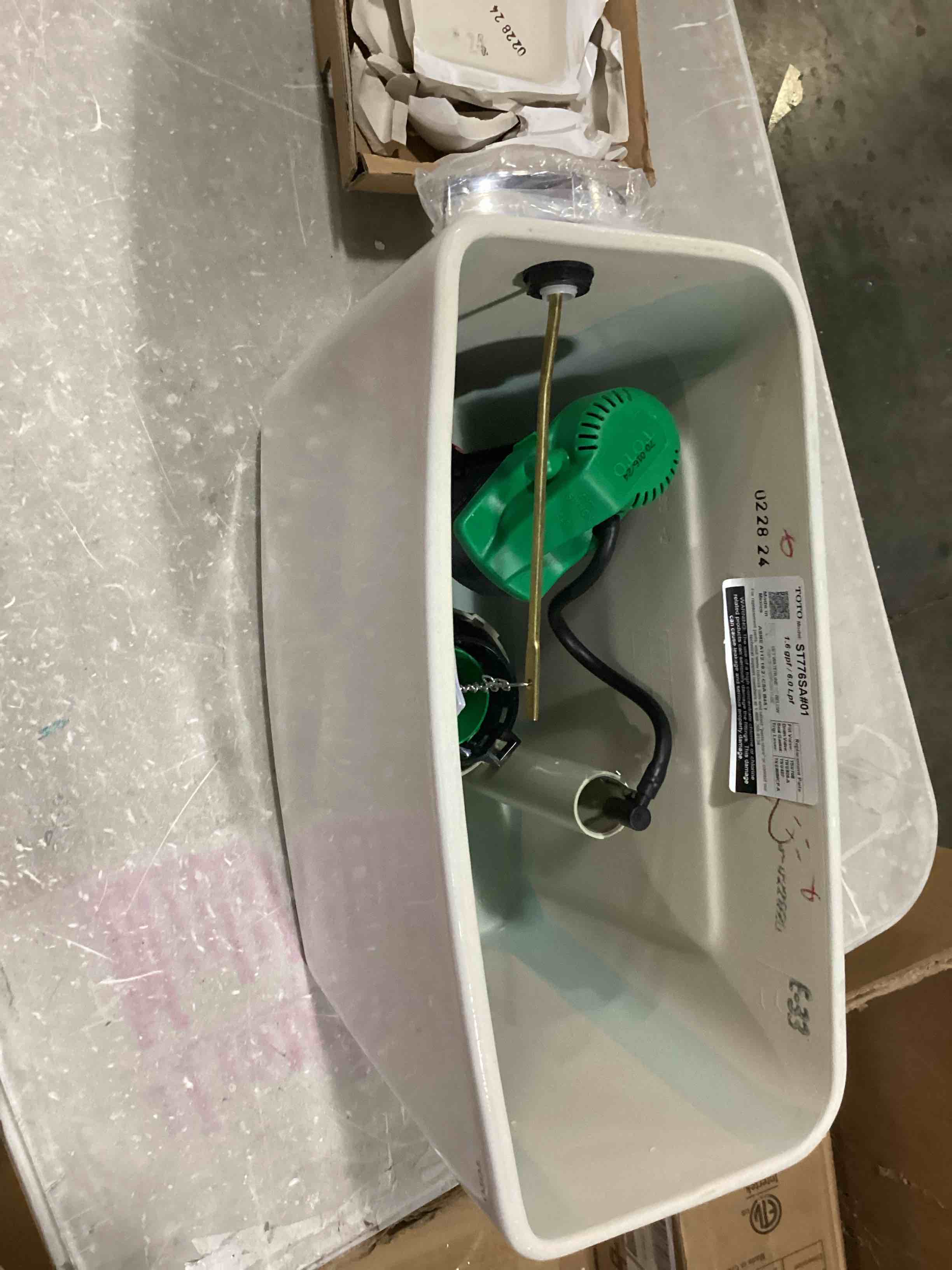 https://s3.amazonaws.com/lotting-images-prod/bidfta/RED5518727_1728565354258.jpeg