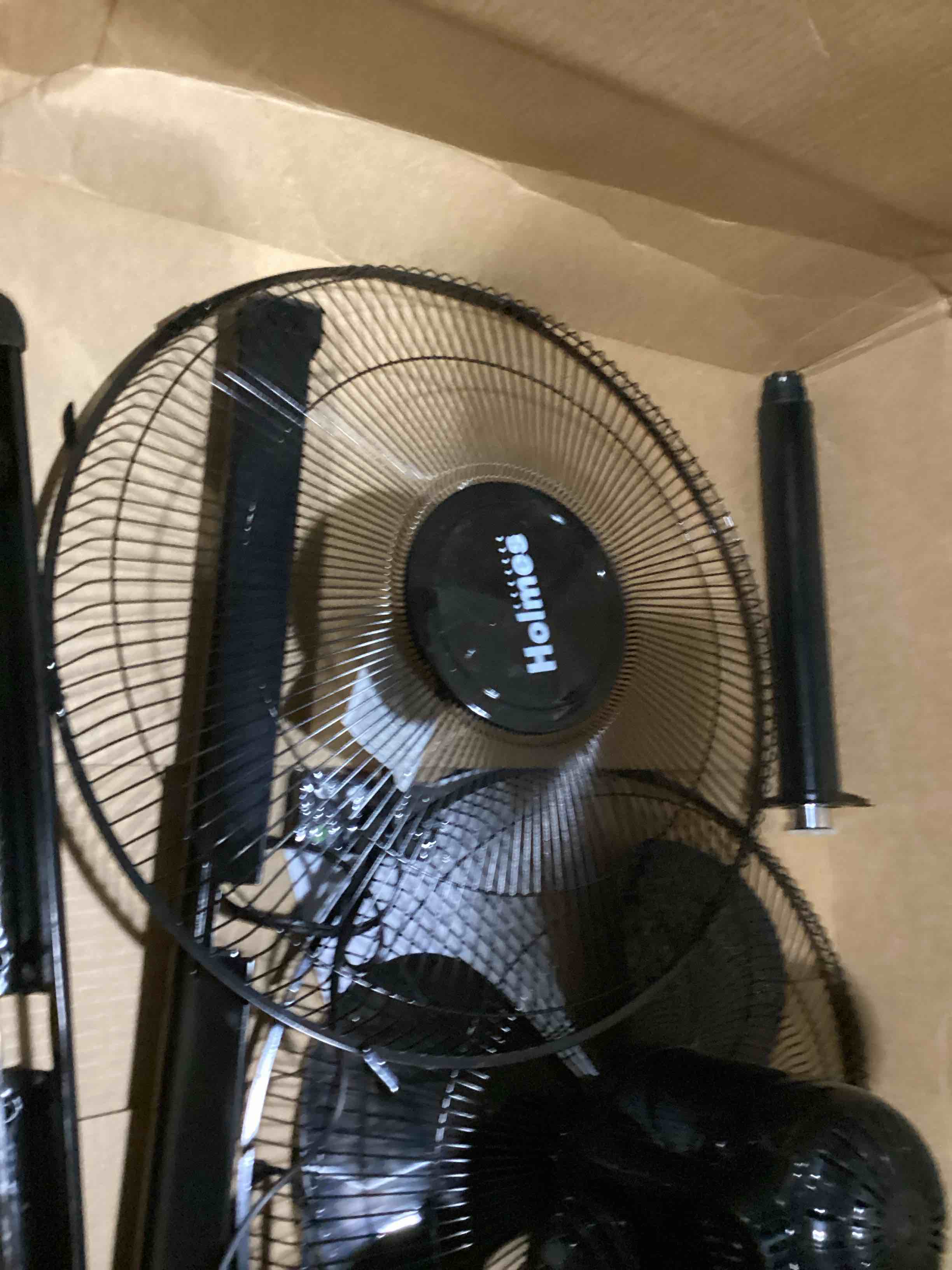 https://s3.amazonaws.com/lotting-images-prod/bidfta/RED5518817_1728661111042.jpeg