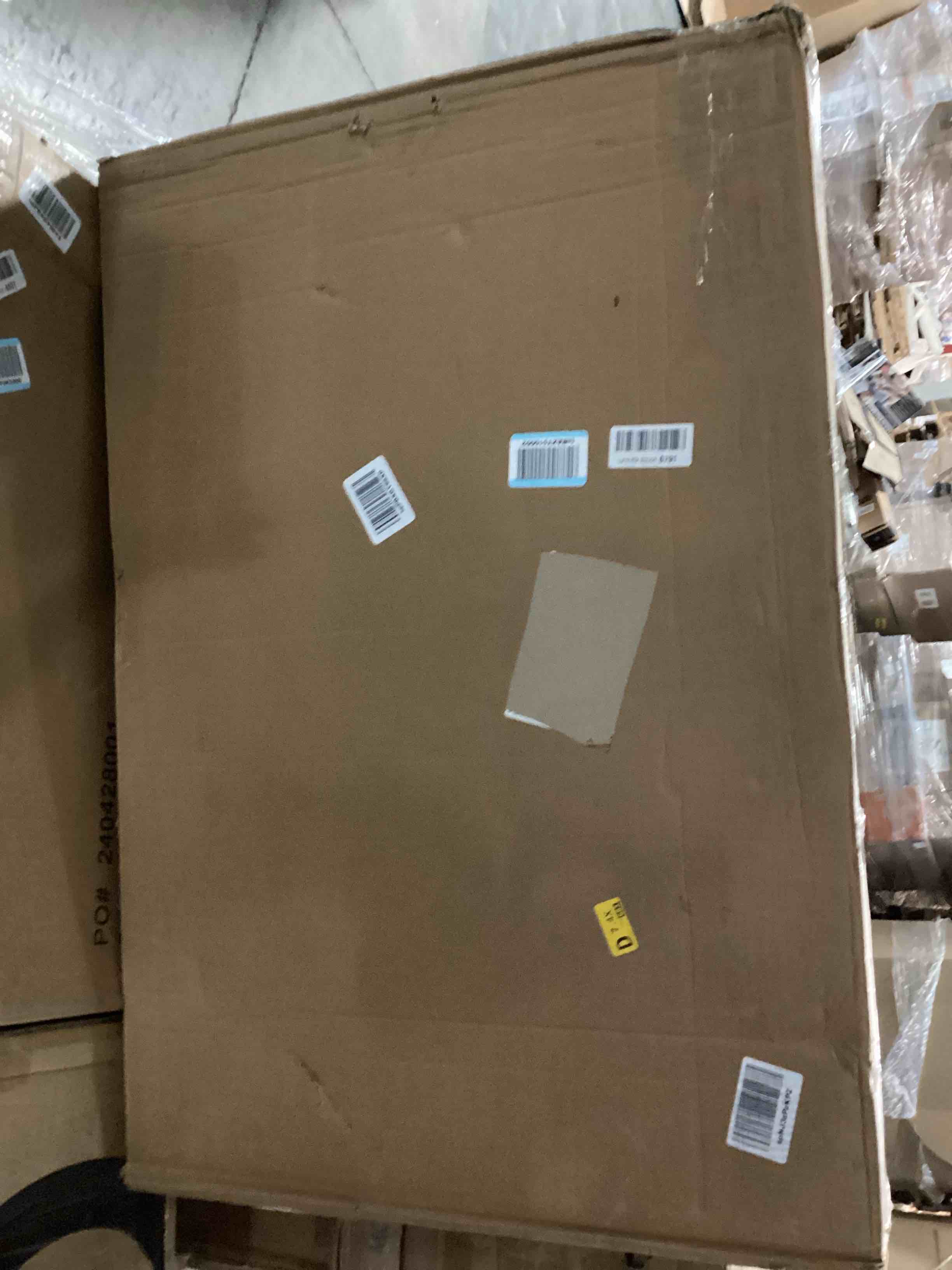 https://s3.amazonaws.com/lotting-images-prod/bidfta/RED5519204_1727462970633.jpeg