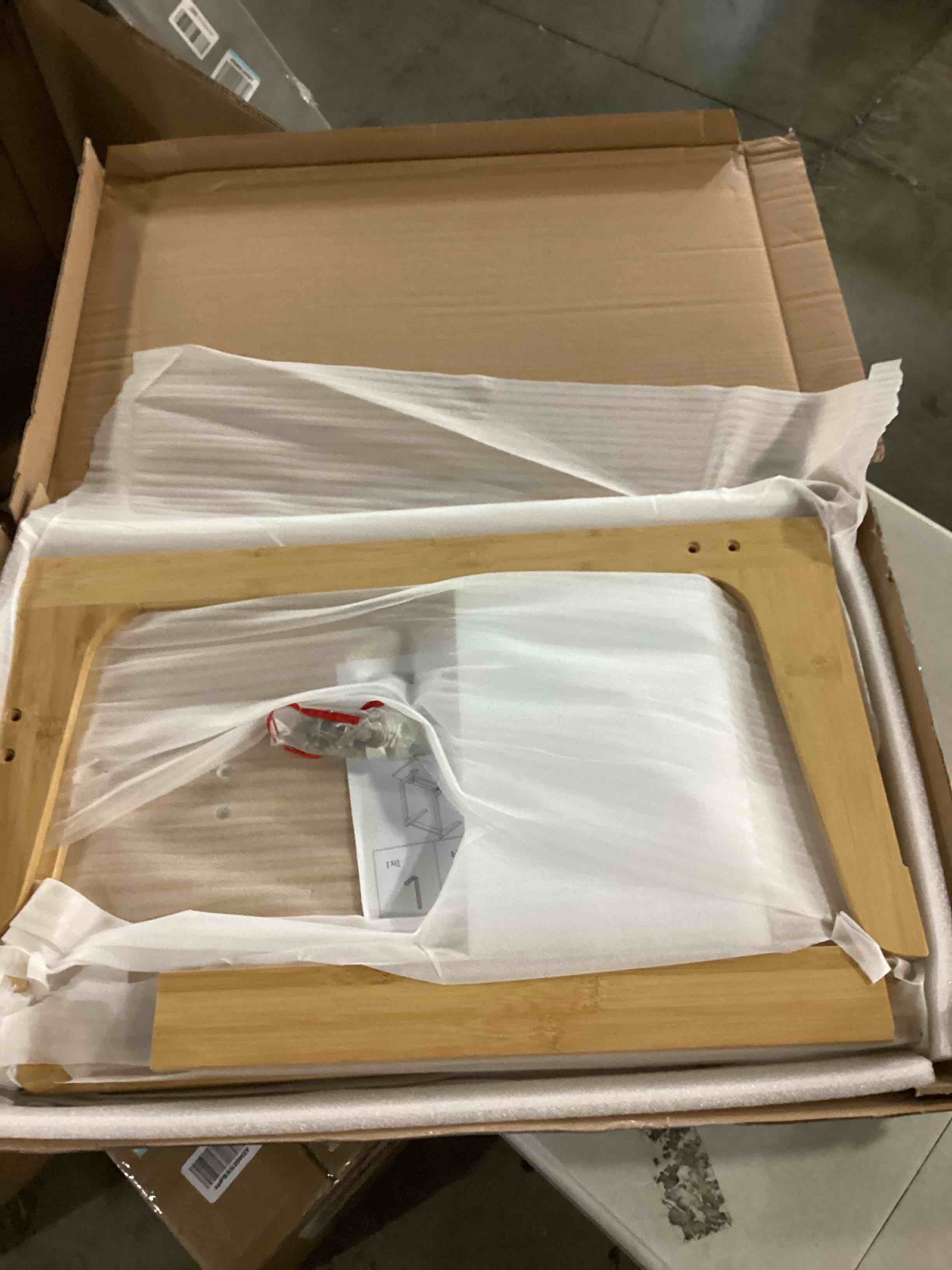 https://s3.amazonaws.com/lotting-images-prod/bidfta/RED5519747_1727966539764.jpeg