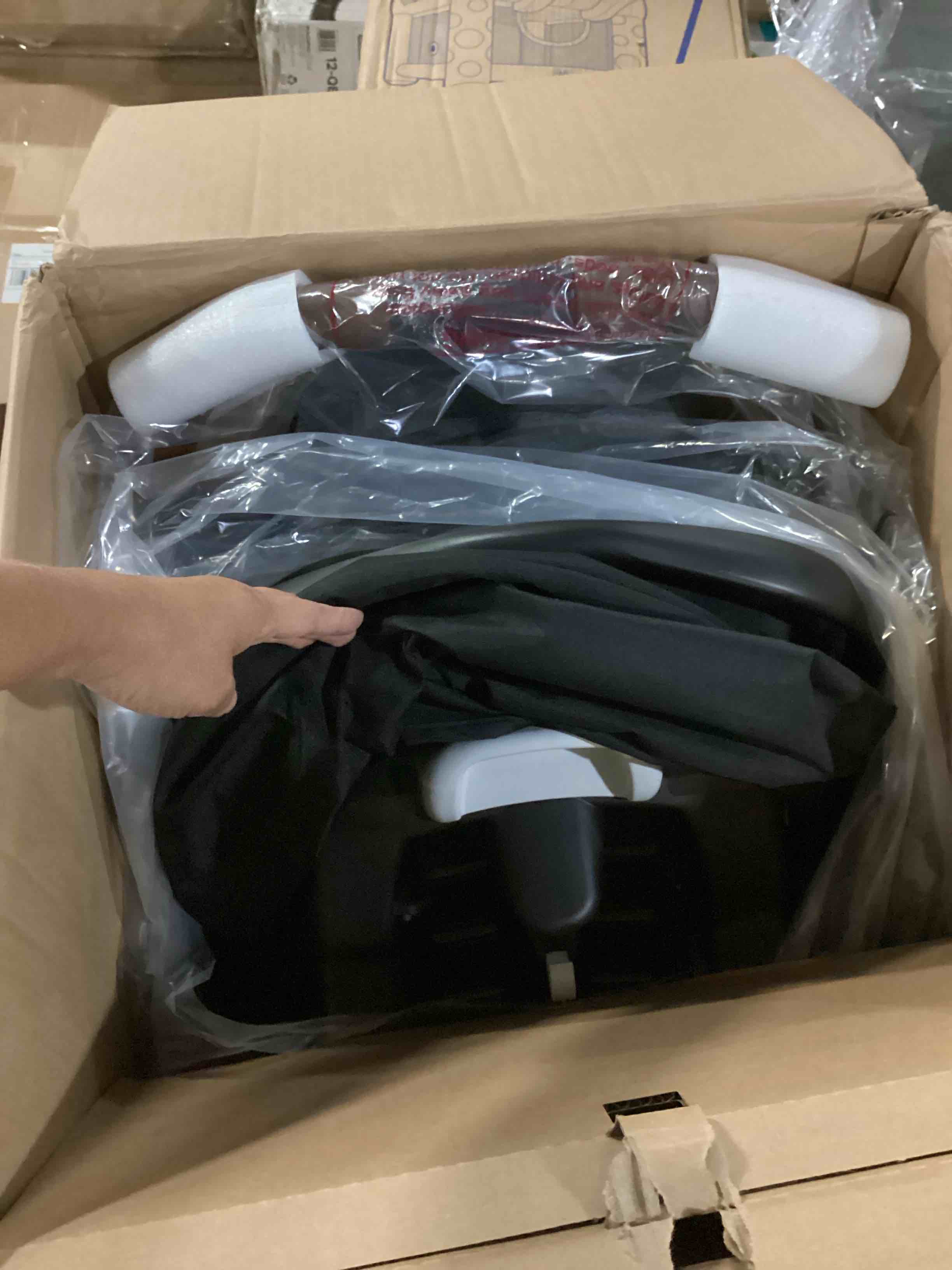 https://s3.amazonaws.com/lotting-images-prod/bidfta/RED5519820_1727981687881.jpeg