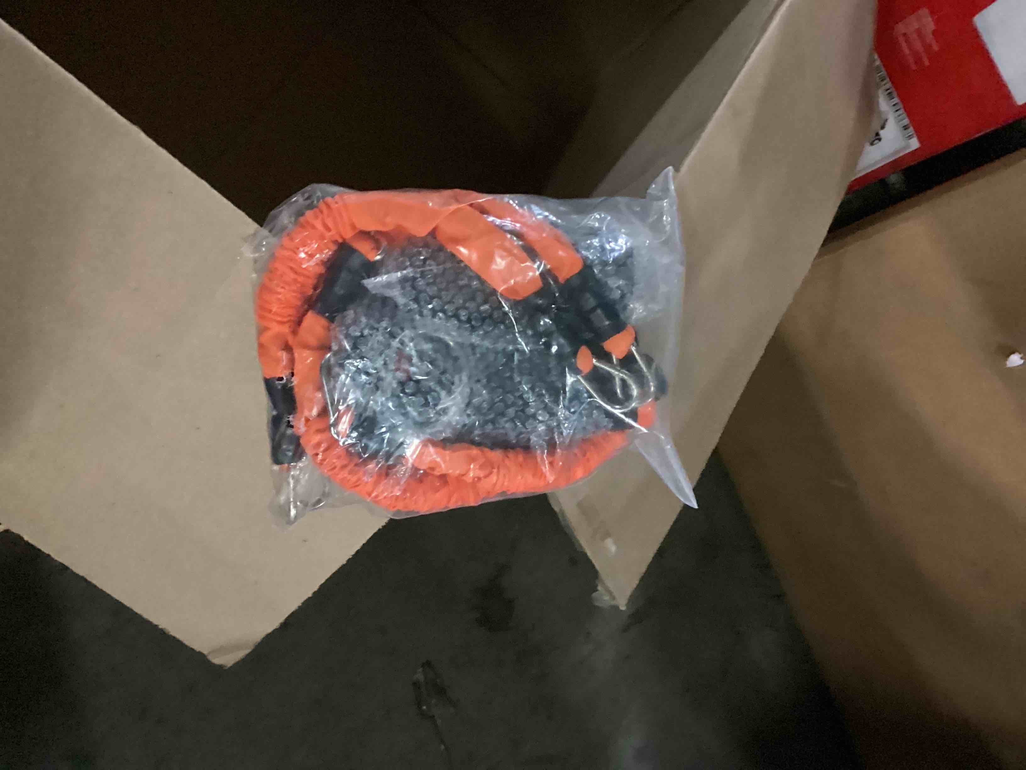 https://s3.amazonaws.com/lotting-images-prod/bidfta/RED5520038_1728314974501.jpeg