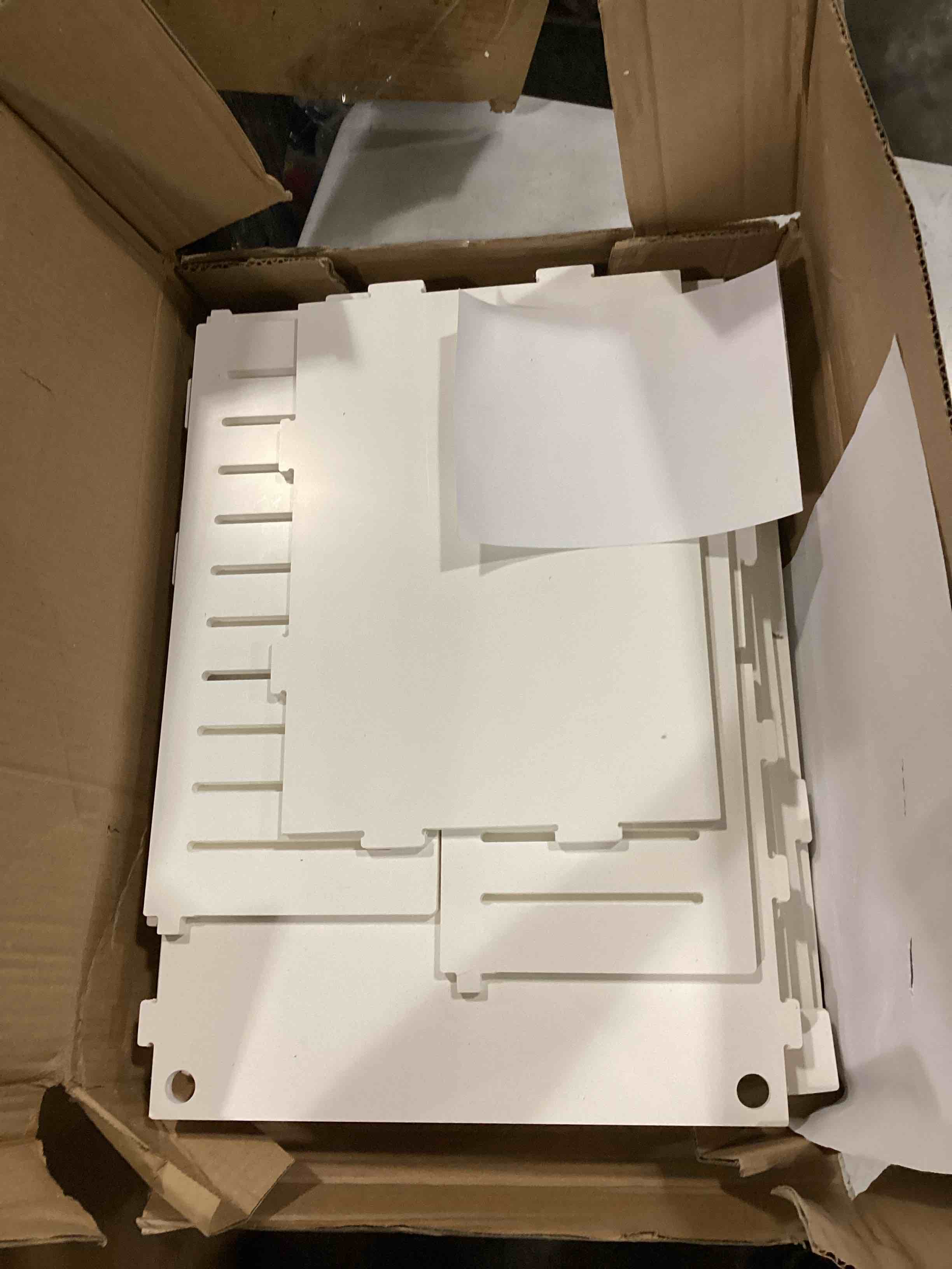 https://s3.amazonaws.com/lotting-images-prod/bidfta/RED5520217_1728406908630.jpeg