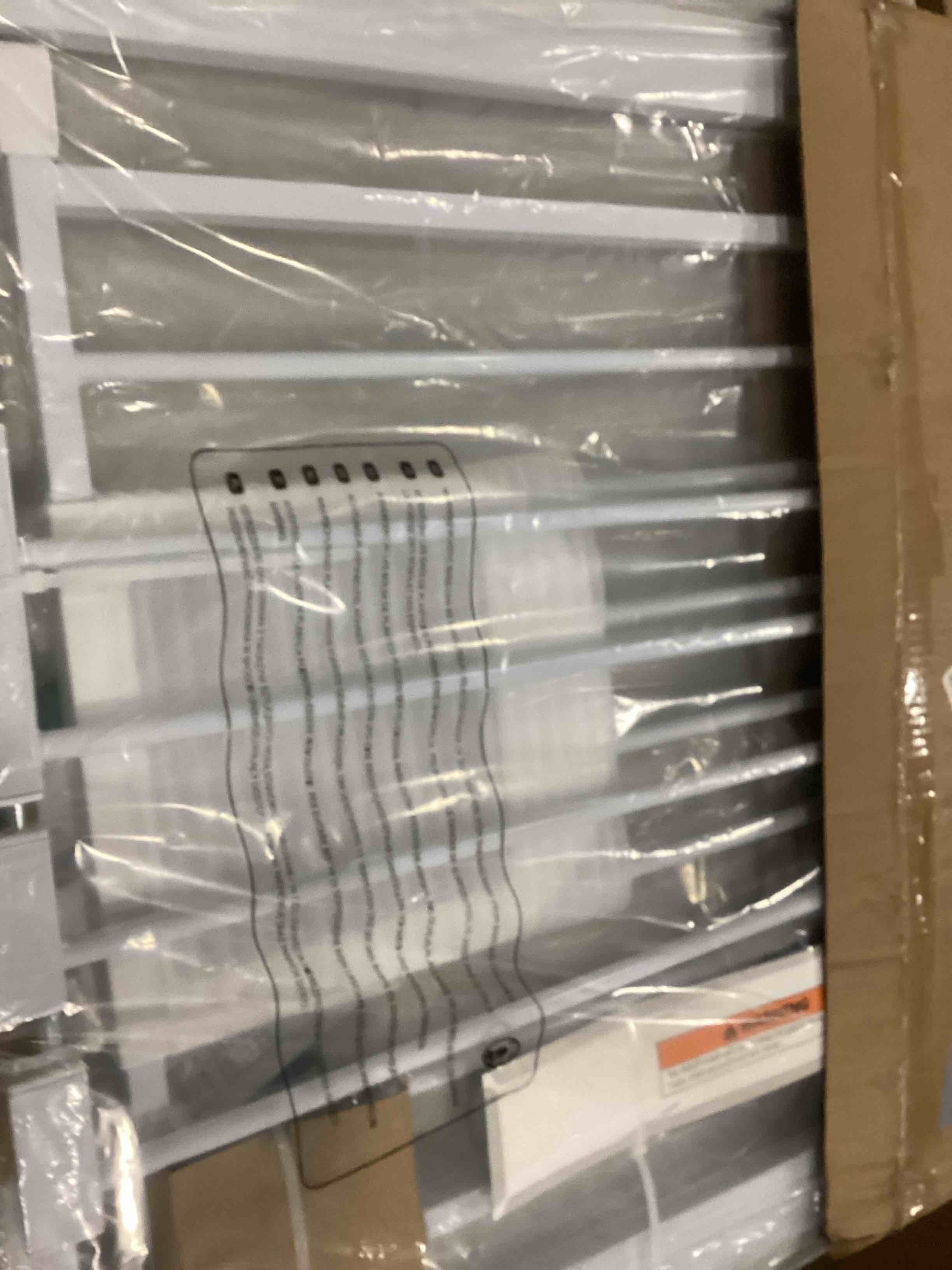 https://s3.amazonaws.com/lotting-images-prod/bidfta/RED5520676_1727786632948.jpeg