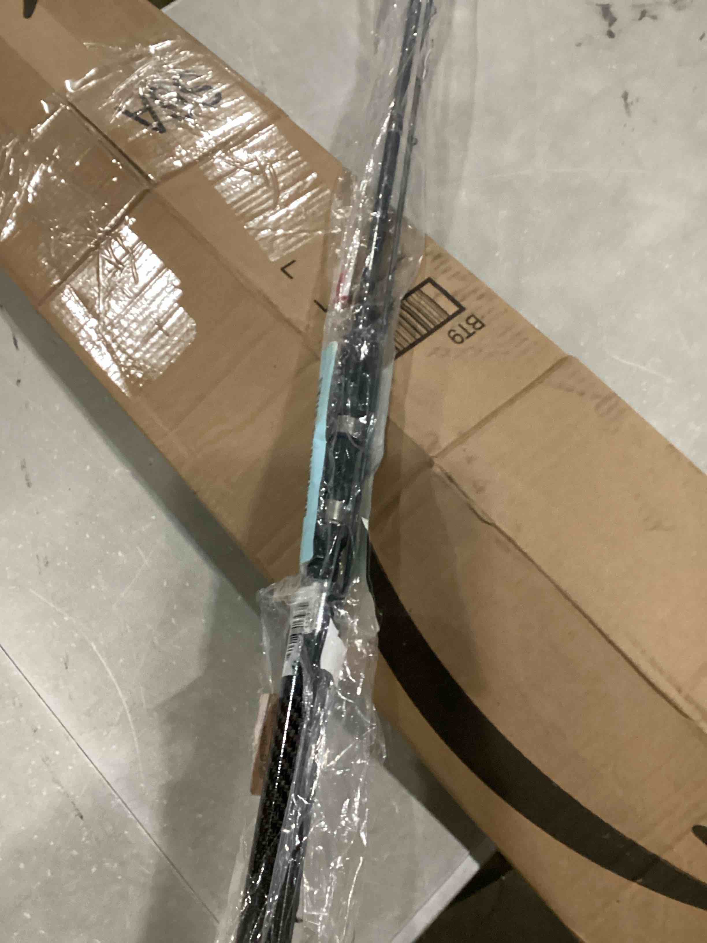 https://s3.amazonaws.com/lotting-images-prod/bidfta/RED5521619_1728667618224.jpeg