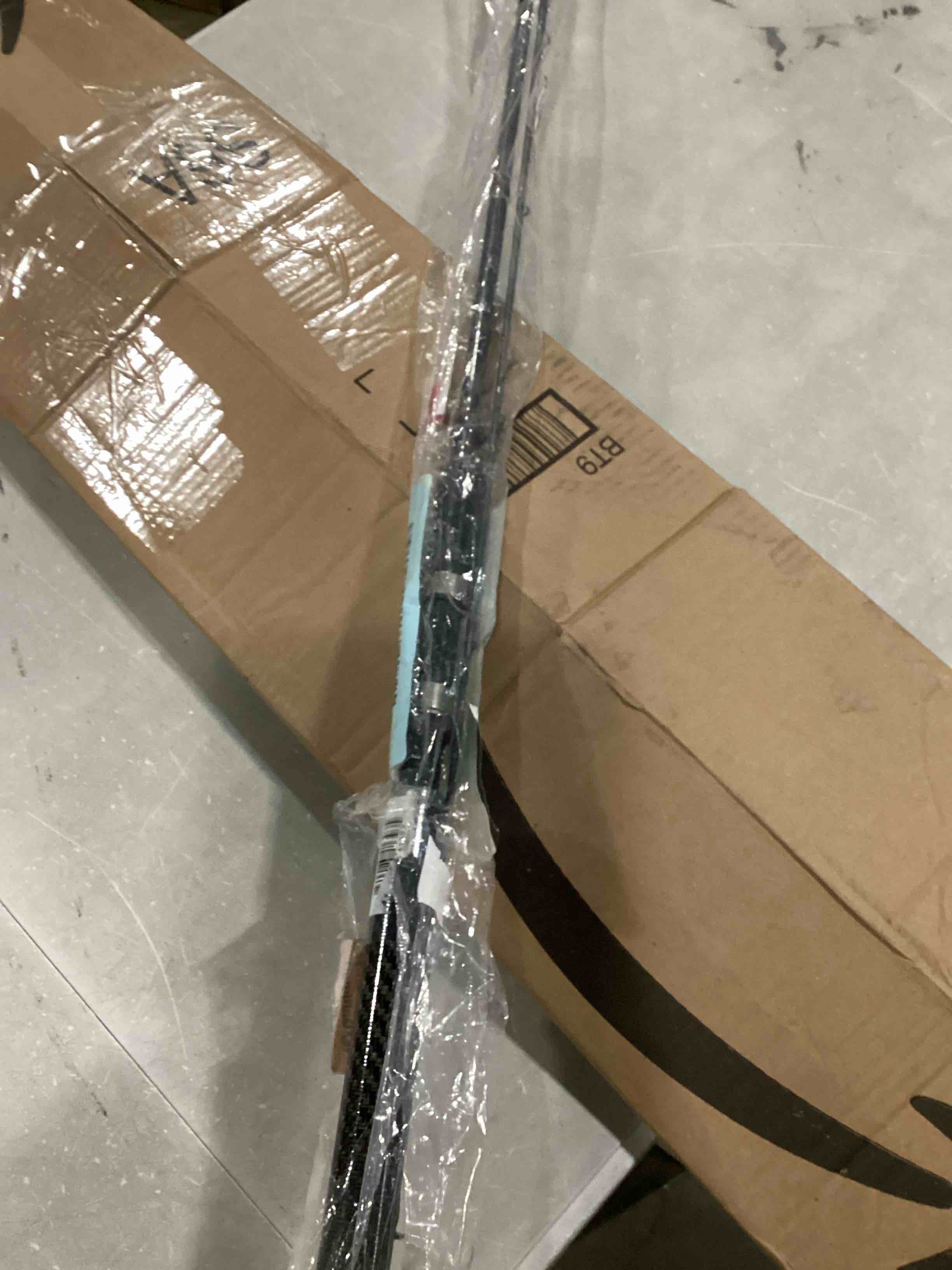 https://s3.amazonaws.com/lotting-images-prod/bidfta/RED5521619_1728667619004.jpeg