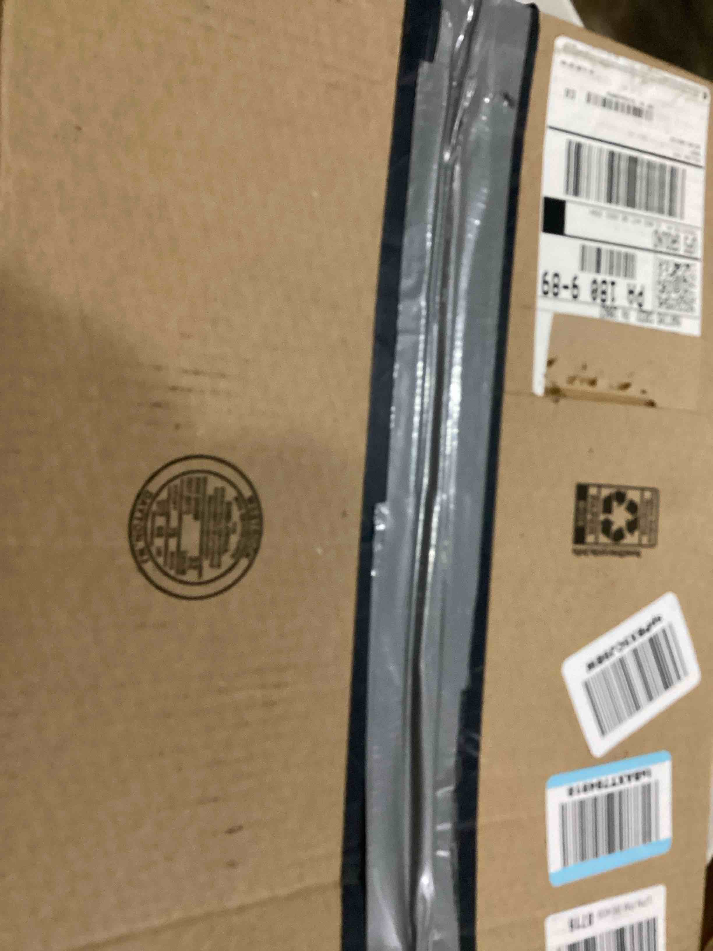 https://s3.amazonaws.com/lotting-images-prod/bidfta/RED5521785_1728925357584.jpeg