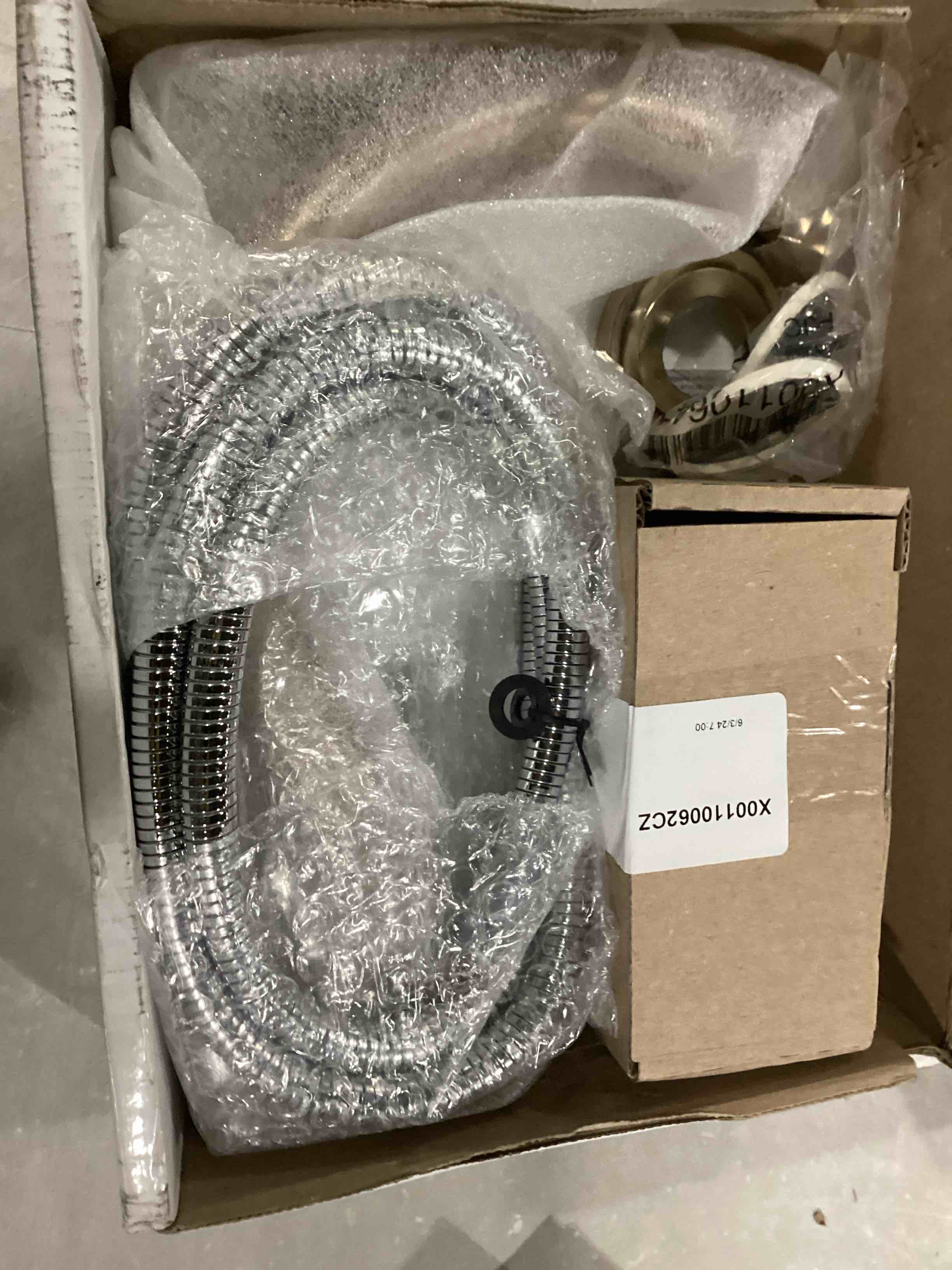 https://s3.amazonaws.com/lotting-images-prod/bidfta/RED5521892_1728999153692.jpeg