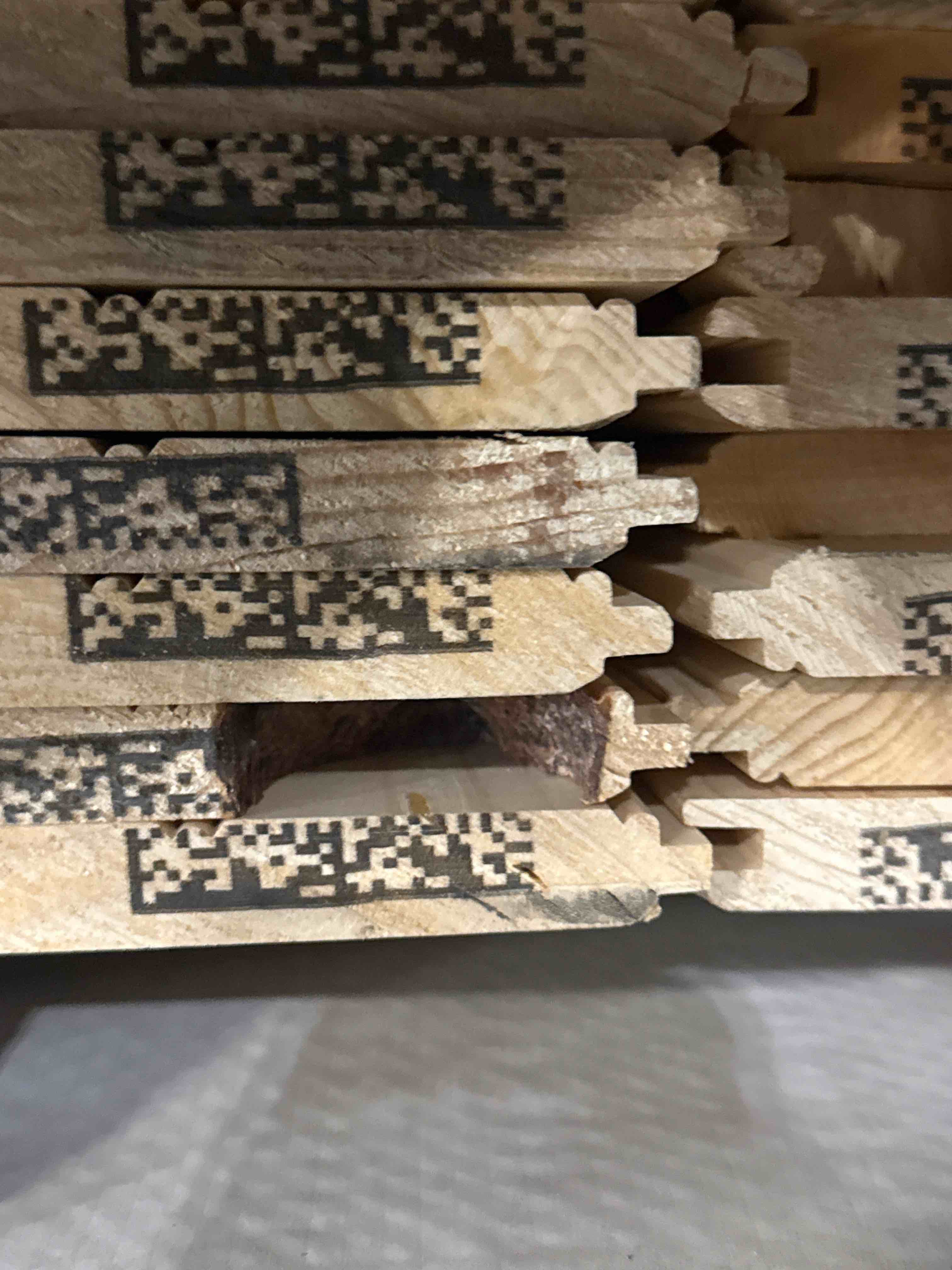 https://s3.amazonaws.com/lotting-images-prod/bidfta/RED5523322_1760542342662.jpeg