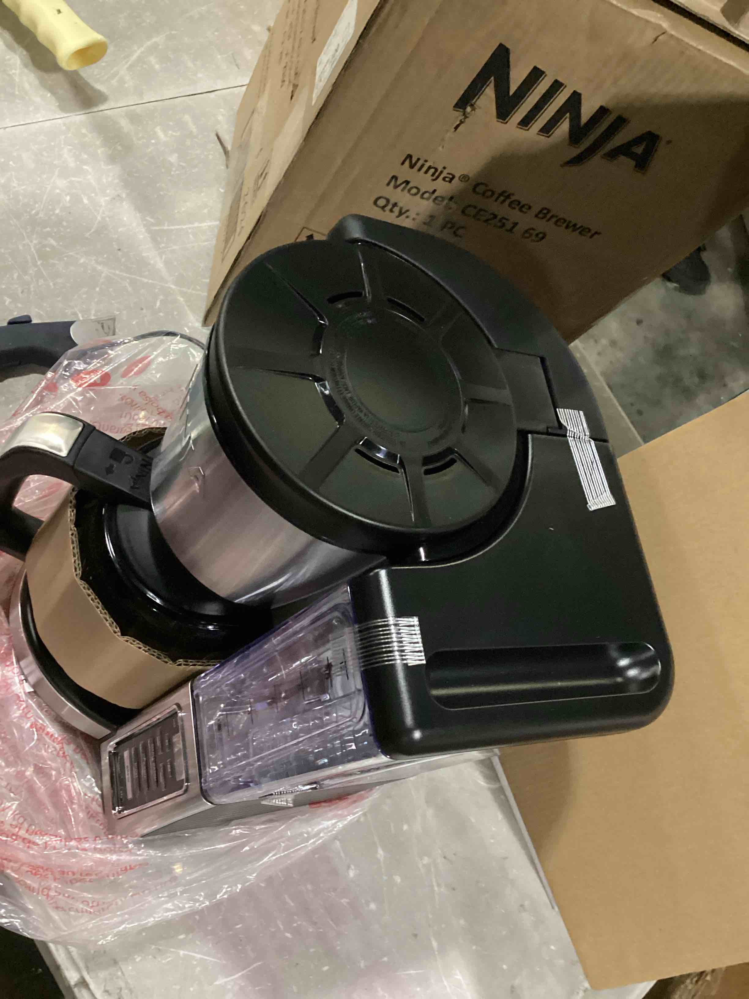 https://s3.amazonaws.com/lotting-images-prod/bidfta/RED5523498_1728924656119.jpeg