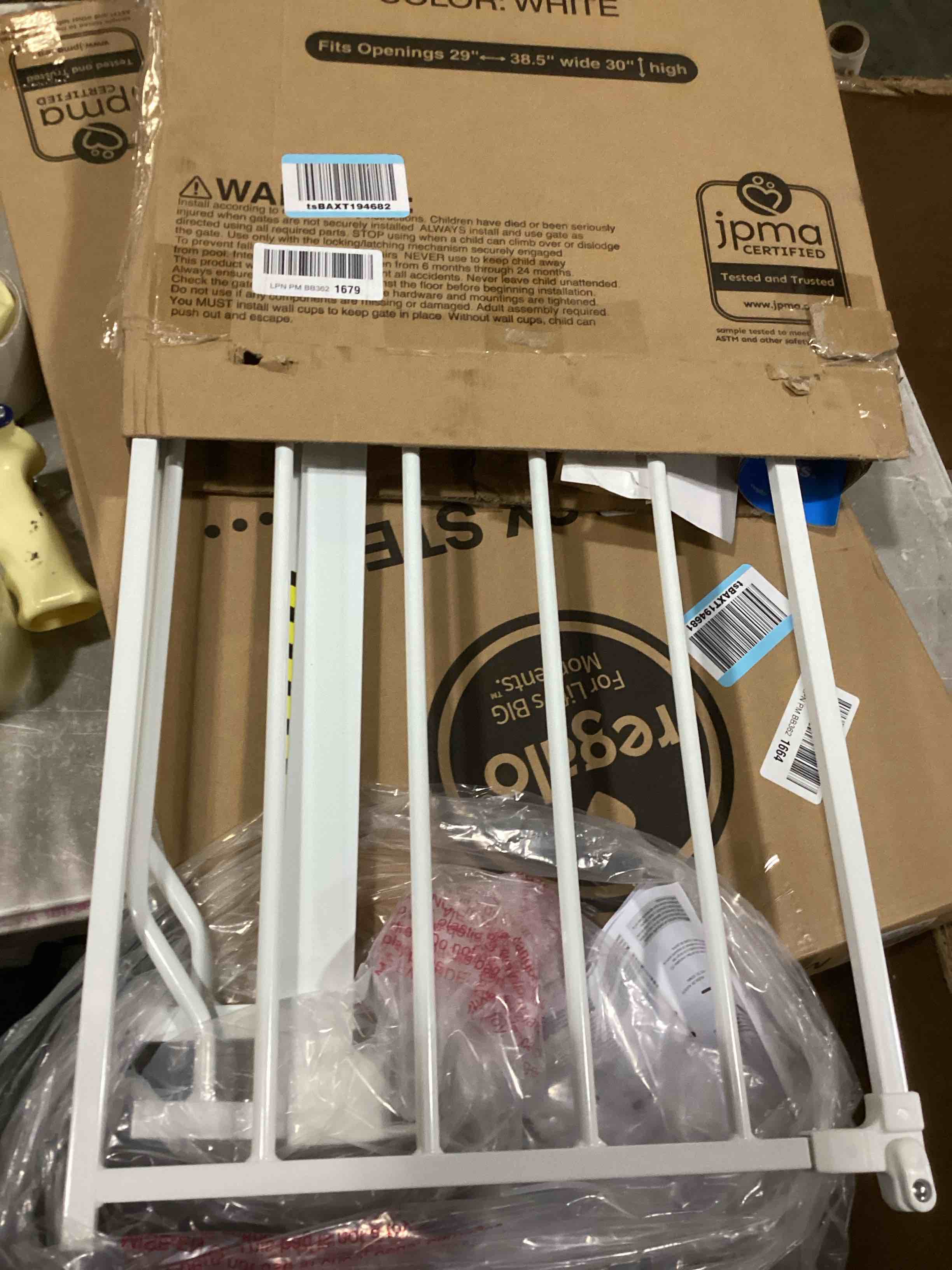 https://s3.amazonaws.com/lotting-images-prod/bidfta/RED5523748_1729174839516.jpeg