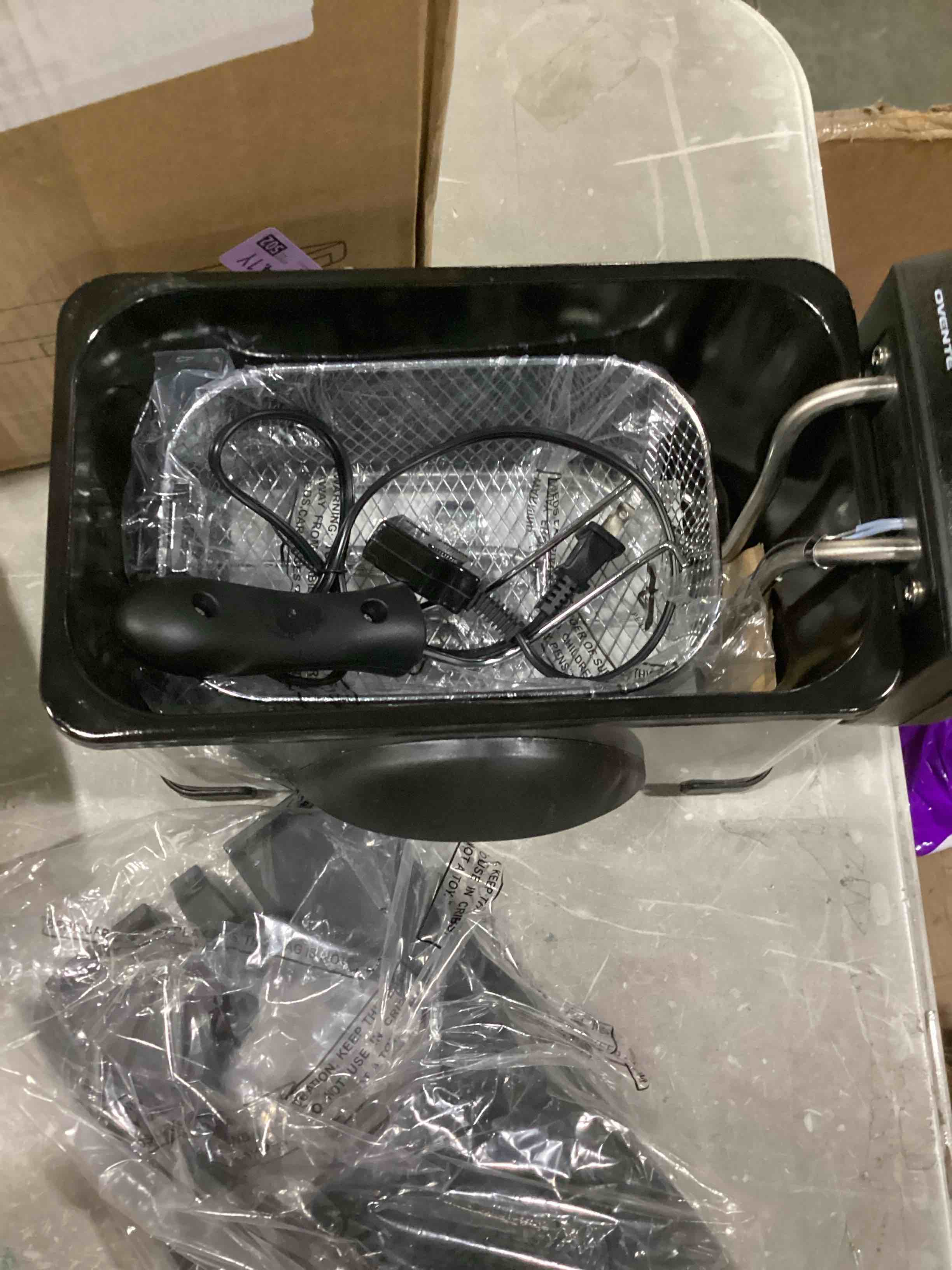 https://s3.amazonaws.com/lotting-images-prod/bidfta/RED5523981_1729274170795.jpeg