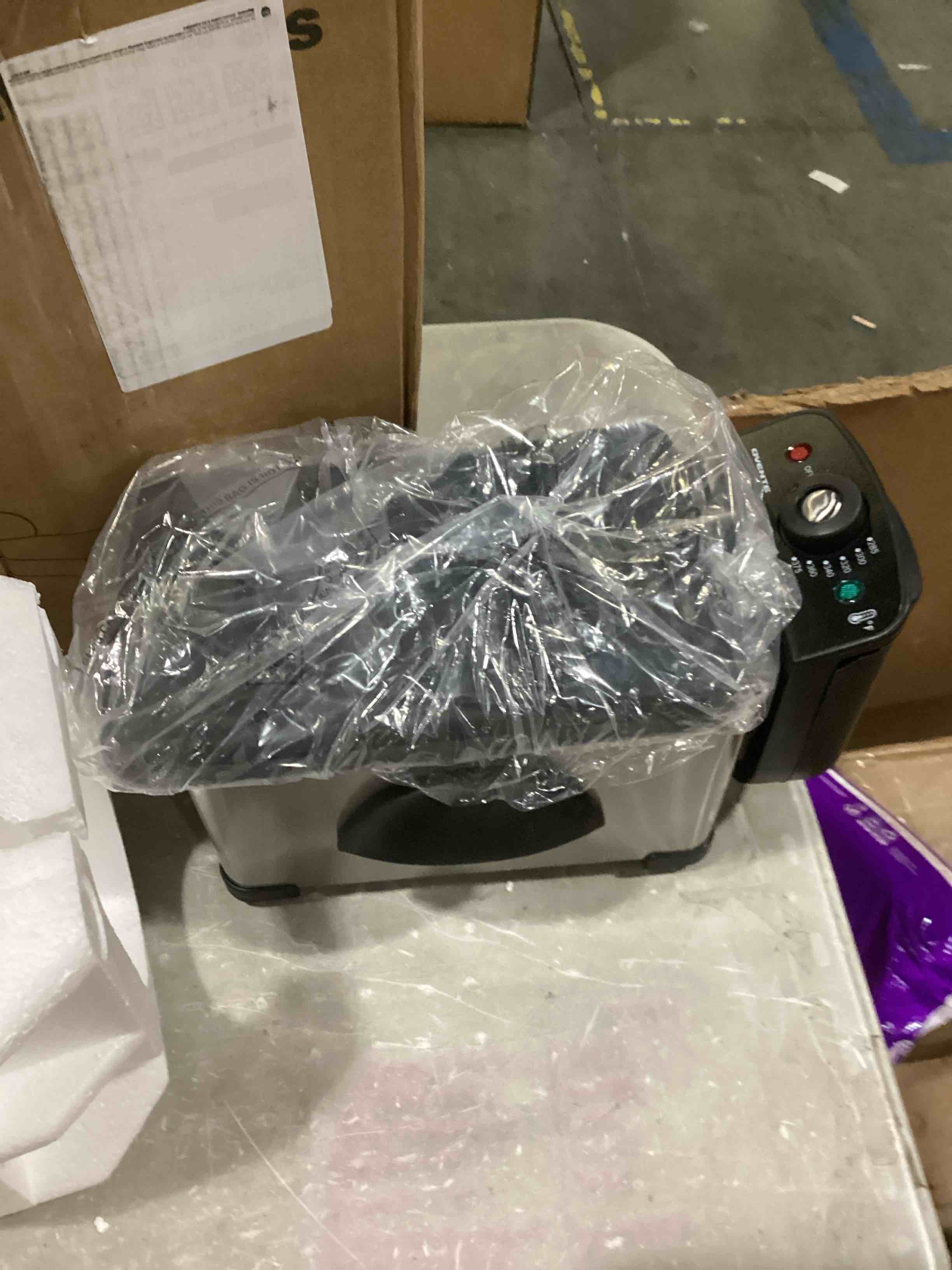 https://s3.amazonaws.com/lotting-images-prod/bidfta/RED5523981_1729274179905.jpeg