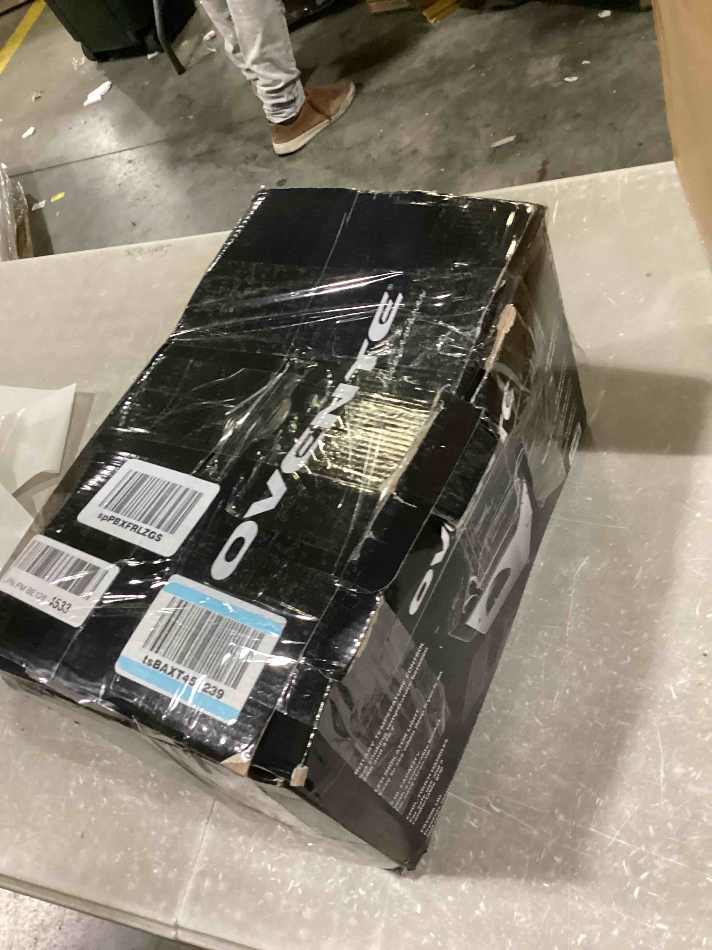 https://s3.amazonaws.com/lotting-images-prod/bidfta/RED5523981_1729274228970.jpeg