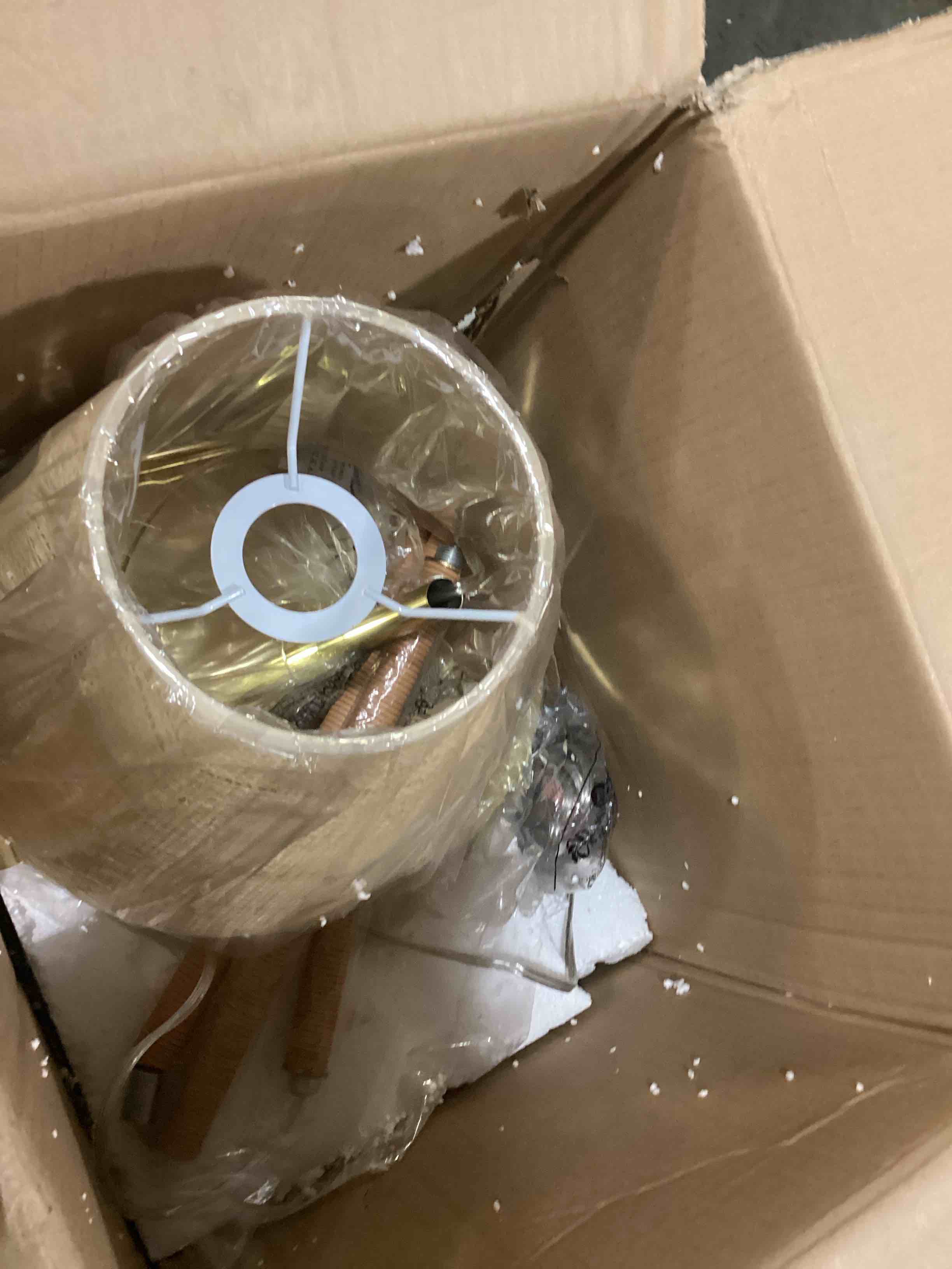 https://s3.amazonaws.com/lotting-images-prod/bidfta/RED5524144_1729529507984.jpeg