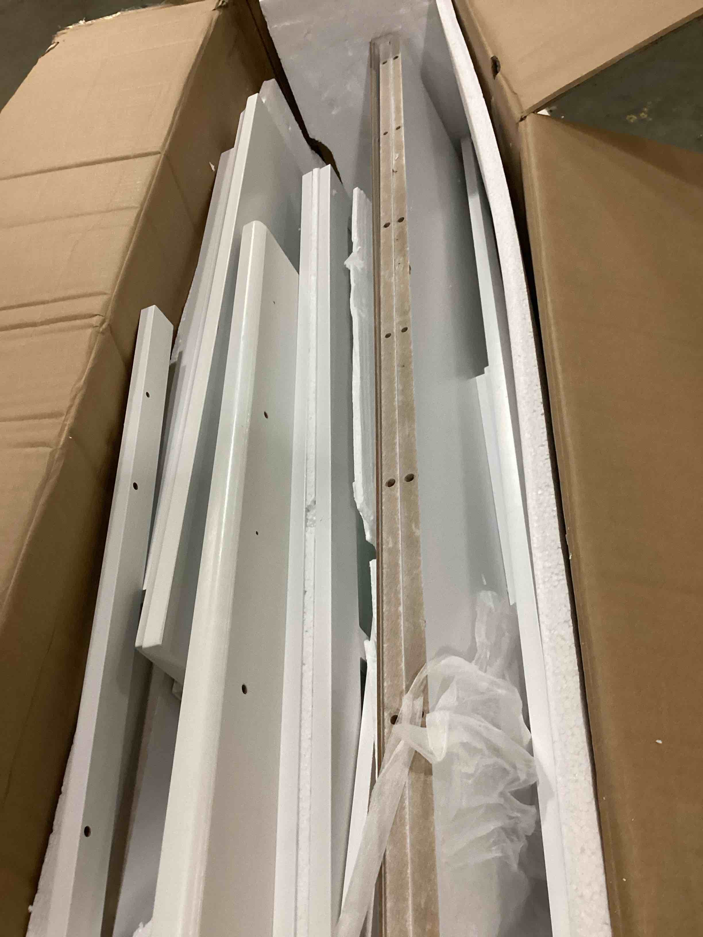 https://s3.amazonaws.com/lotting-images-prod/bidfta/RED5524193_1729599299172.jpeg