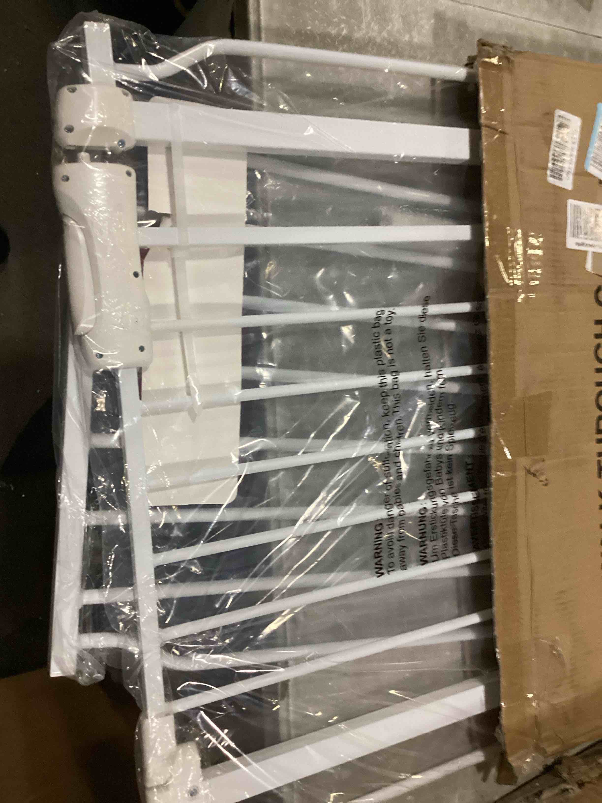 https://s3.amazonaws.com/lotting-images-prod/bidfta/RED5524213_1729603261075.jpeg