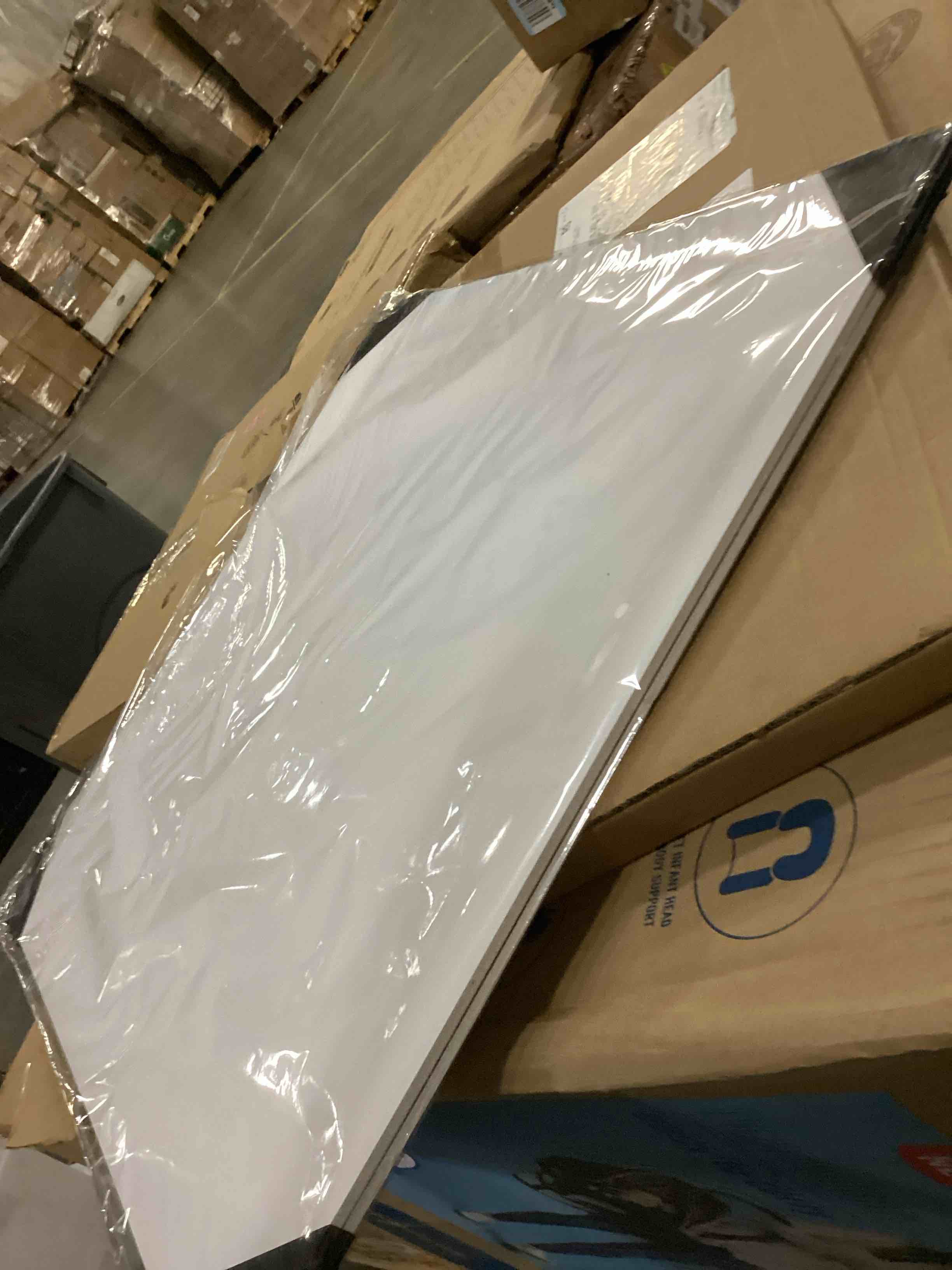 https://s3.amazonaws.com/lotting-images-prod/bidfta/RED5524217_1729603989687.jpeg