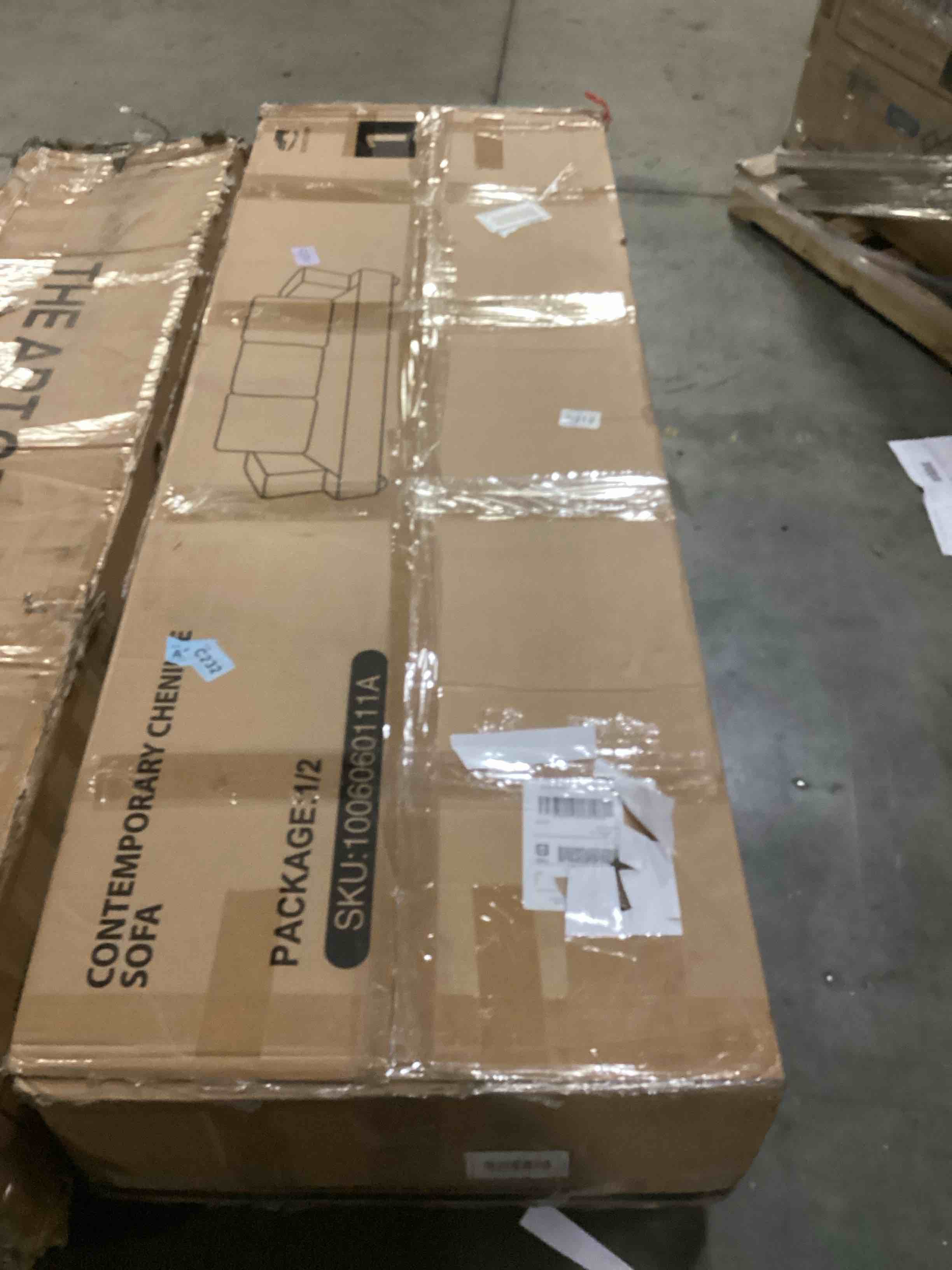 https://s3.amazonaws.com/lotting-images-prod/bidfta/RED5524456_1729771453667.jpeg