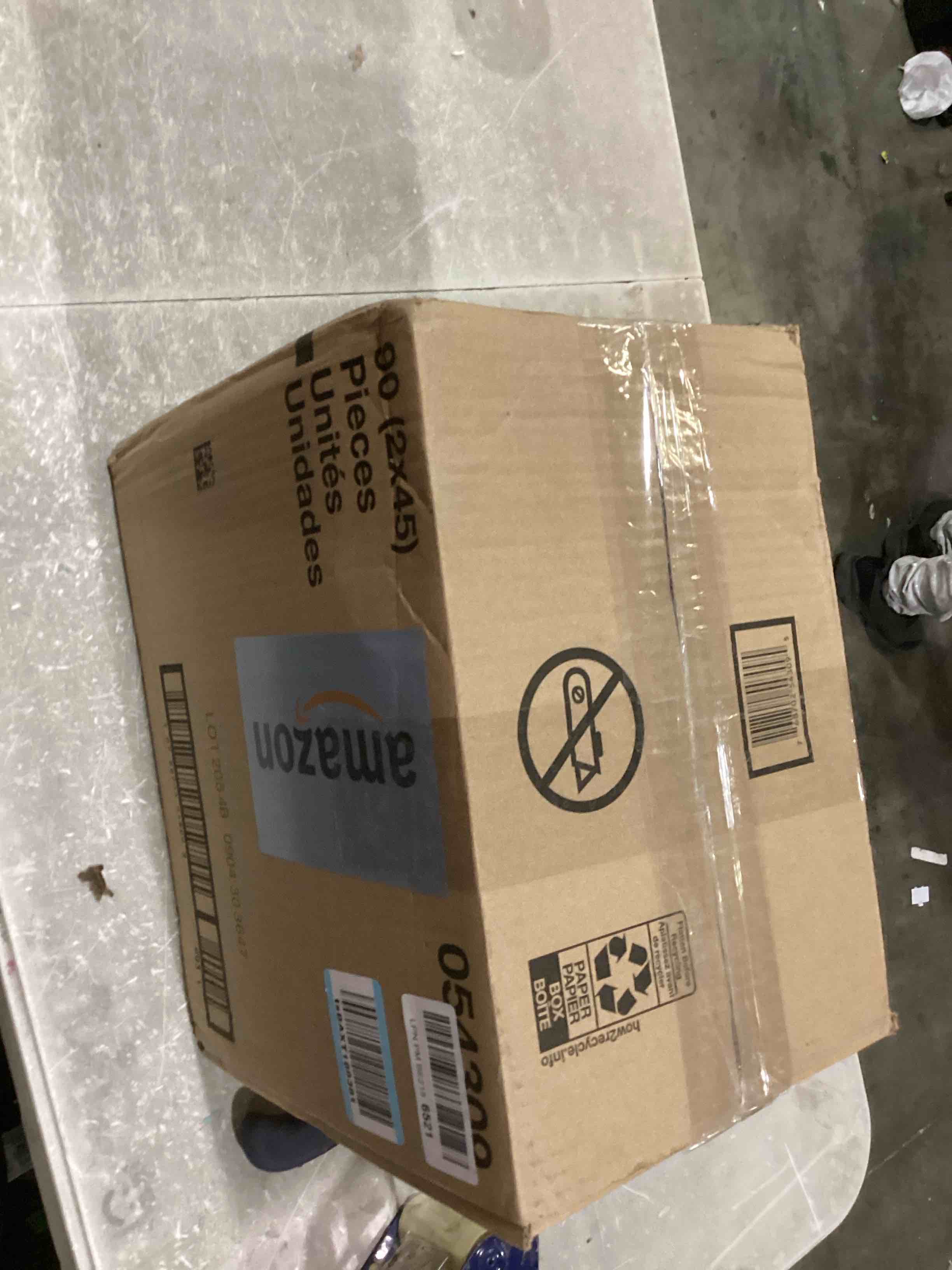 https://s3.amazonaws.com/lotting-images-prod/bidfta/RED5524517_1729784560140.jpeg