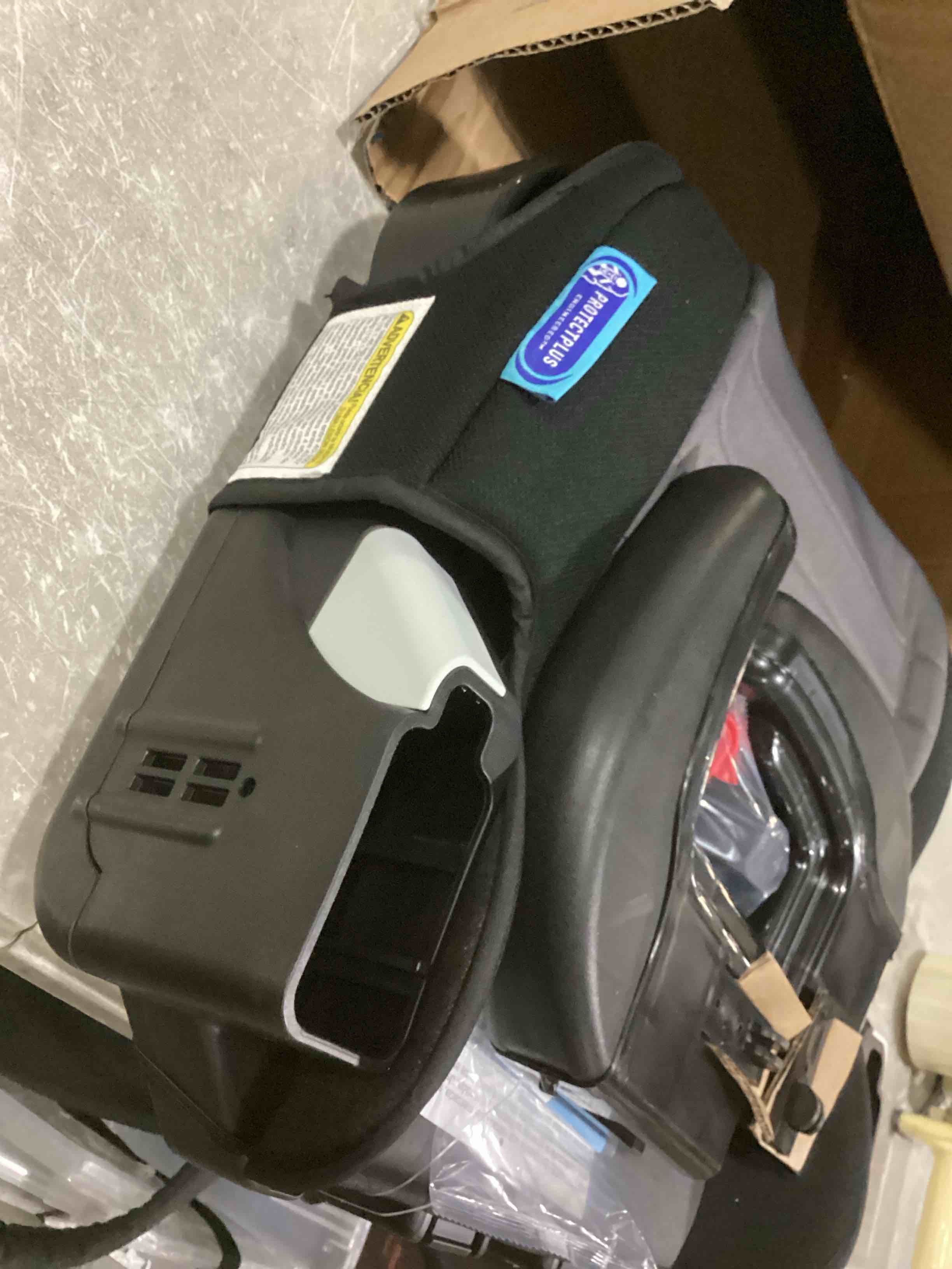 https://s3.amazonaws.com/lotting-images-prod/bidfta/RED5524562_1729796742964.jpeg