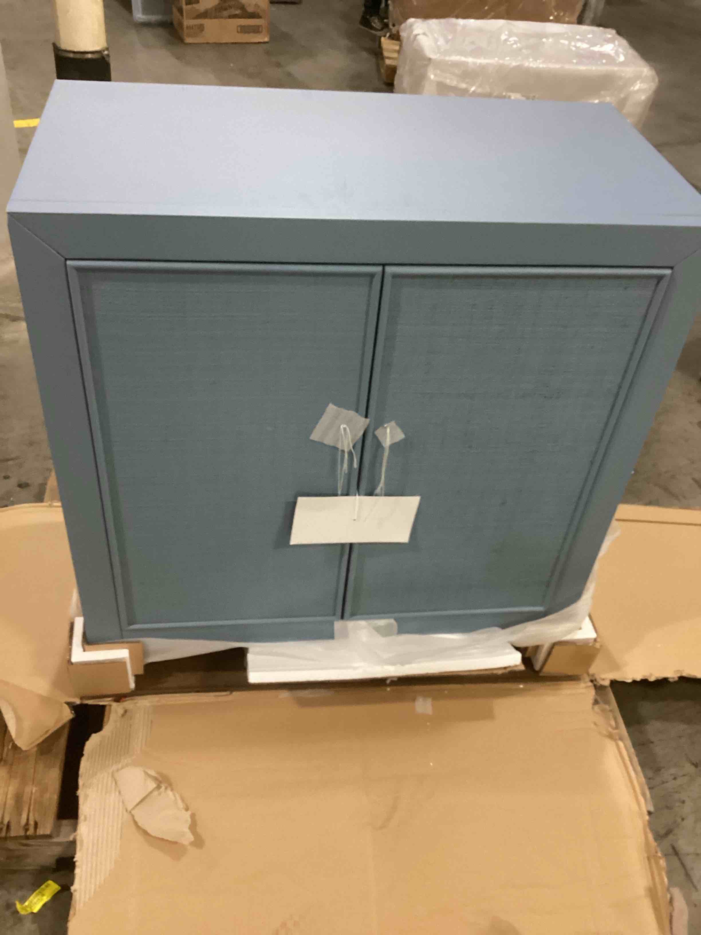 https://s3.amazonaws.com/lotting-images-prod/bidfta/RED5524574_1729875299270.jpeg