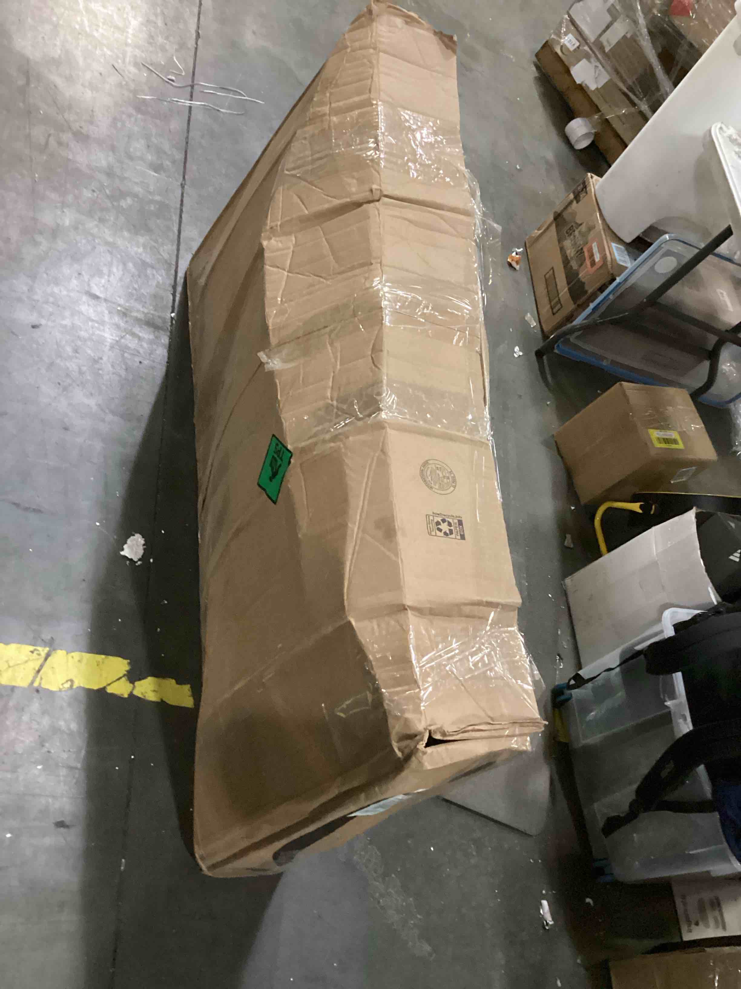 https://s3.amazonaws.com/lotting-images-prod/bidfta/RED5524615_1730122777810.jpeg