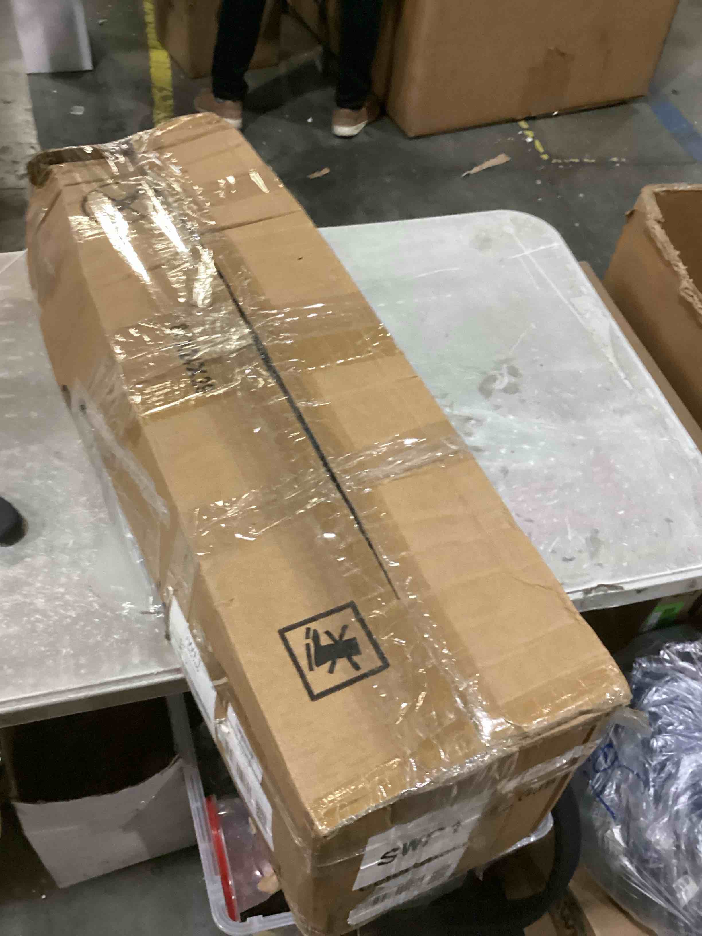 https://s3.amazonaws.com/lotting-images-prod/bidfta/RED5524690_1730140734086.jpeg