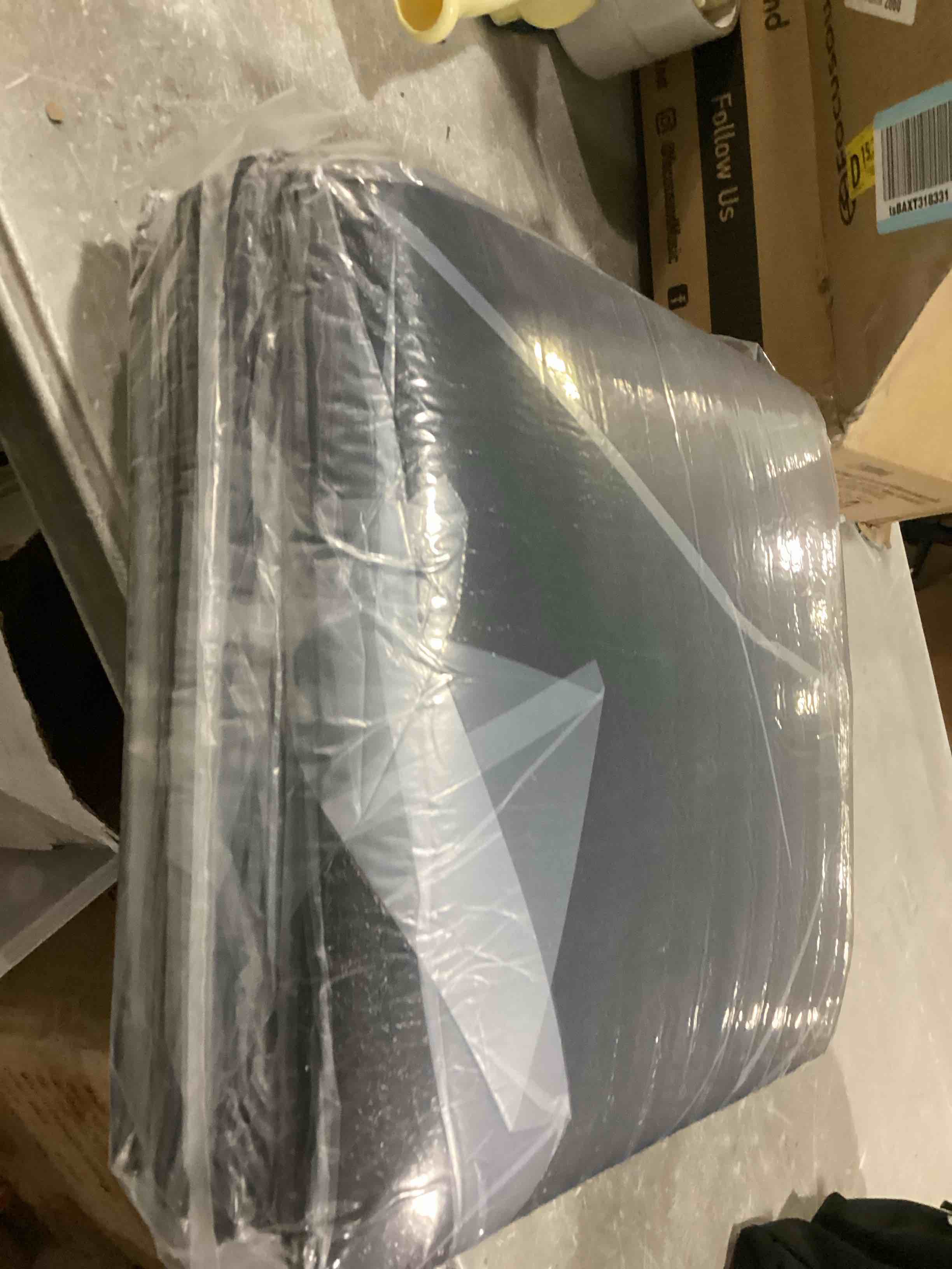 https://s3.amazonaws.com/lotting-images-prod/bidfta/RED5524706_1730143236780.jpeg