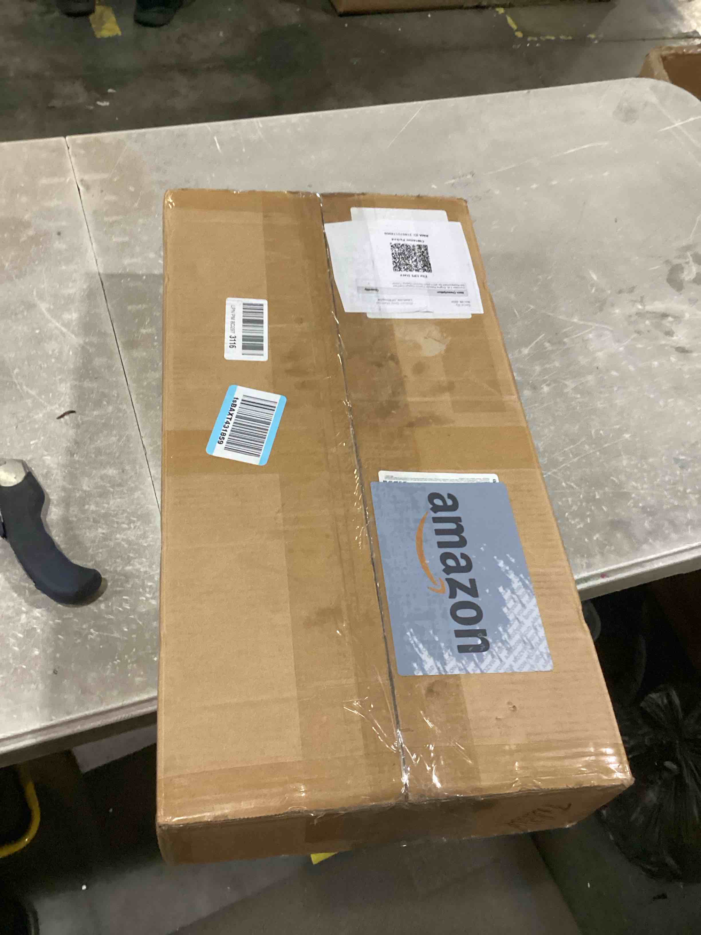 https://s3.amazonaws.com/lotting-images-prod/bidfta/RED5524742_1730205001856.jpeg