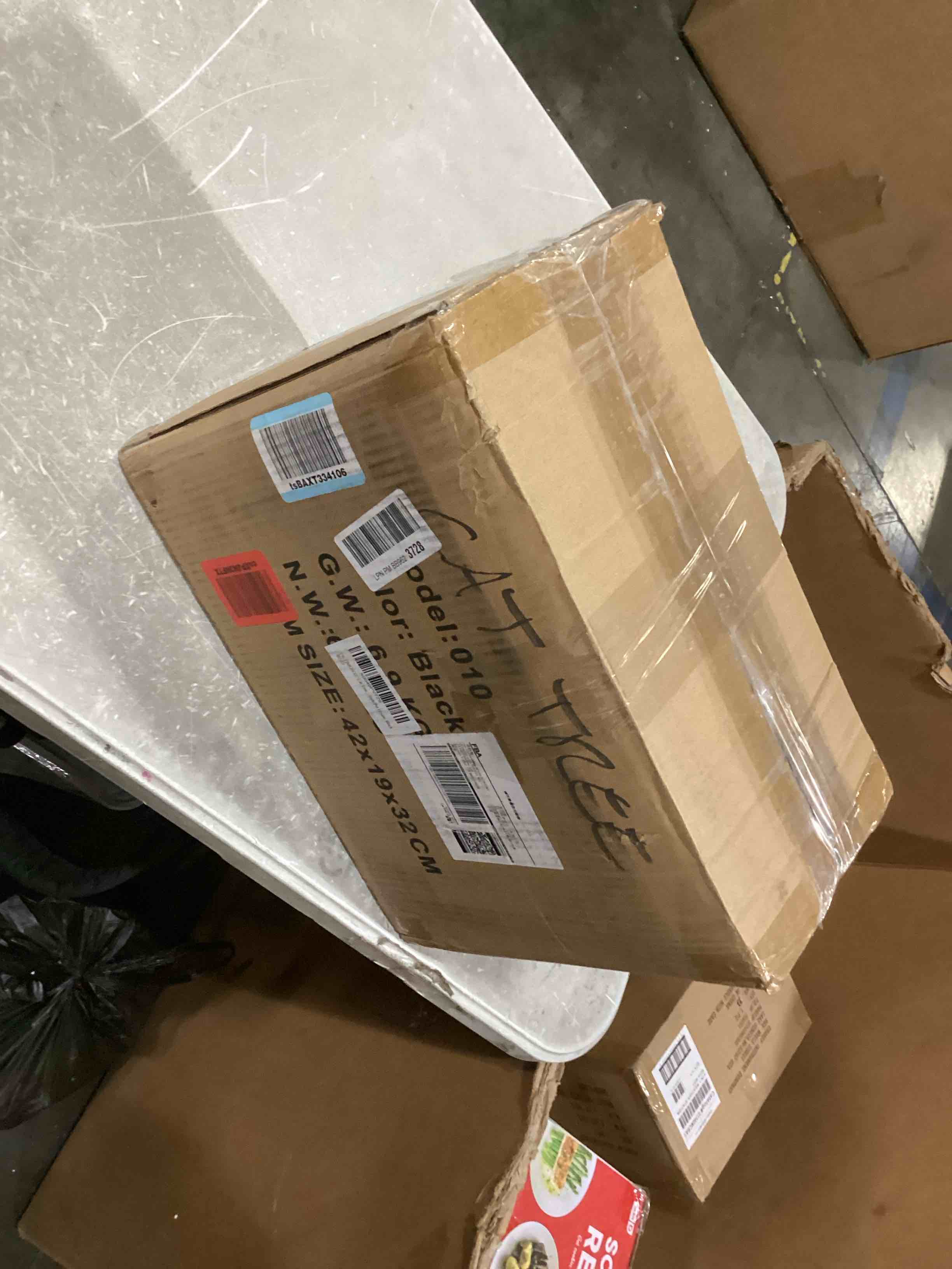 https://s3.amazonaws.com/lotting-images-prod/bidfta/RED5524752_1730206041769.jpeg