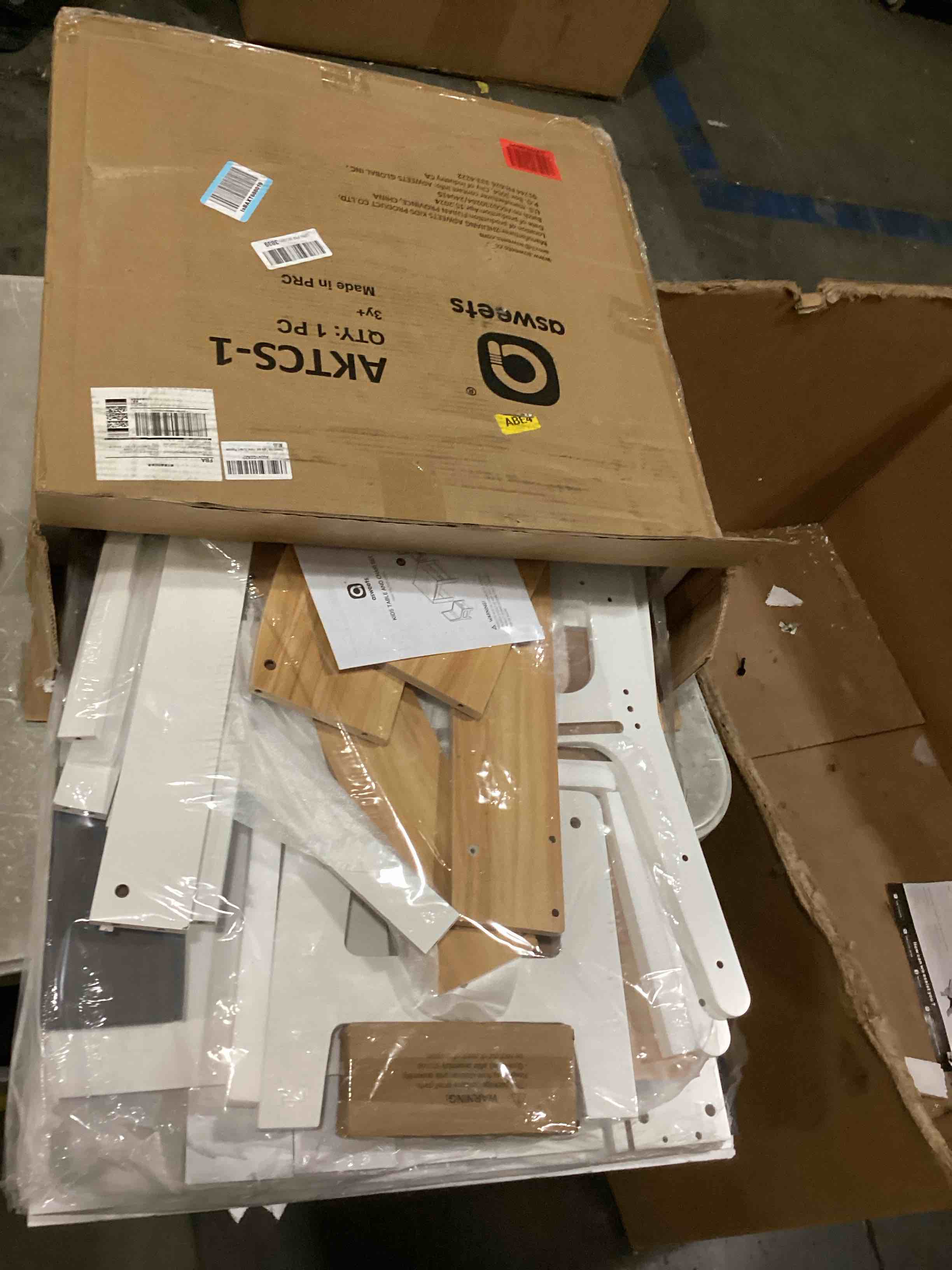 https://s3.amazonaws.com/lotting-images-prod/bidfta/RED5524800_1730214547433.jpeg