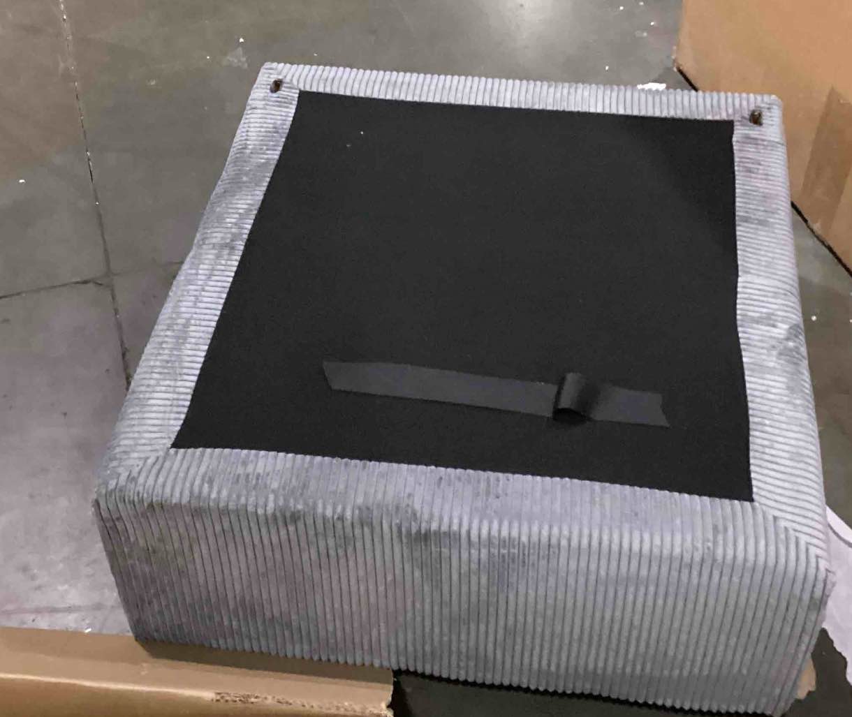 https://s3.amazonaws.com/lotting-images-prod/bidfta/RED5524880_1730295699947.jpeg