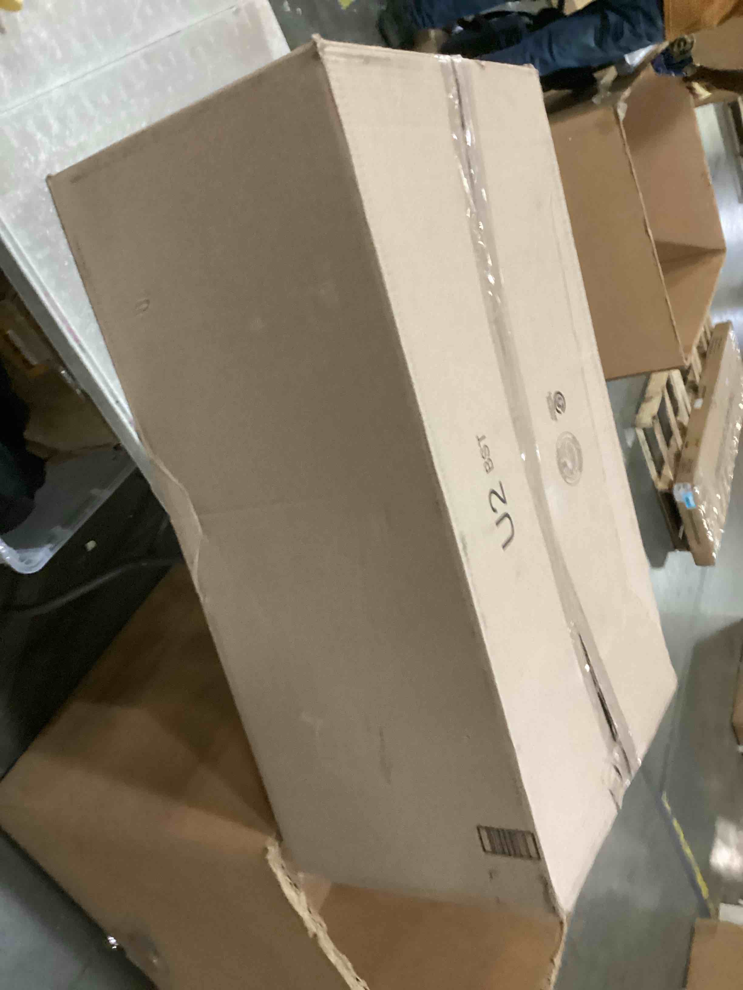 https://s3.amazonaws.com/lotting-images-prod/bidfta/RED5524940_1730373385166.jpeg
