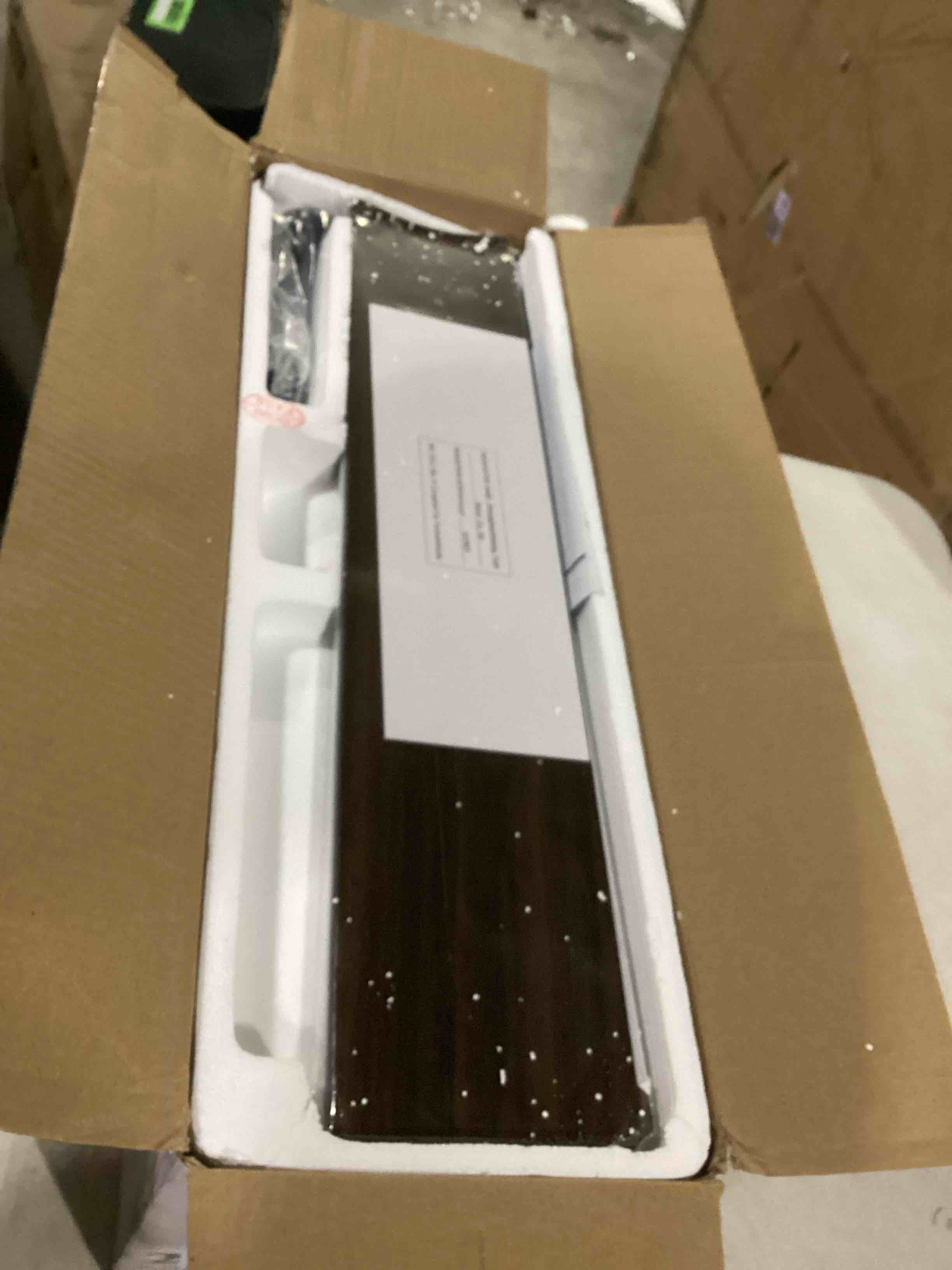 https://s3.amazonaws.com/lotting-images-prod/bidfta/RED5525184_1728670860335.jpeg