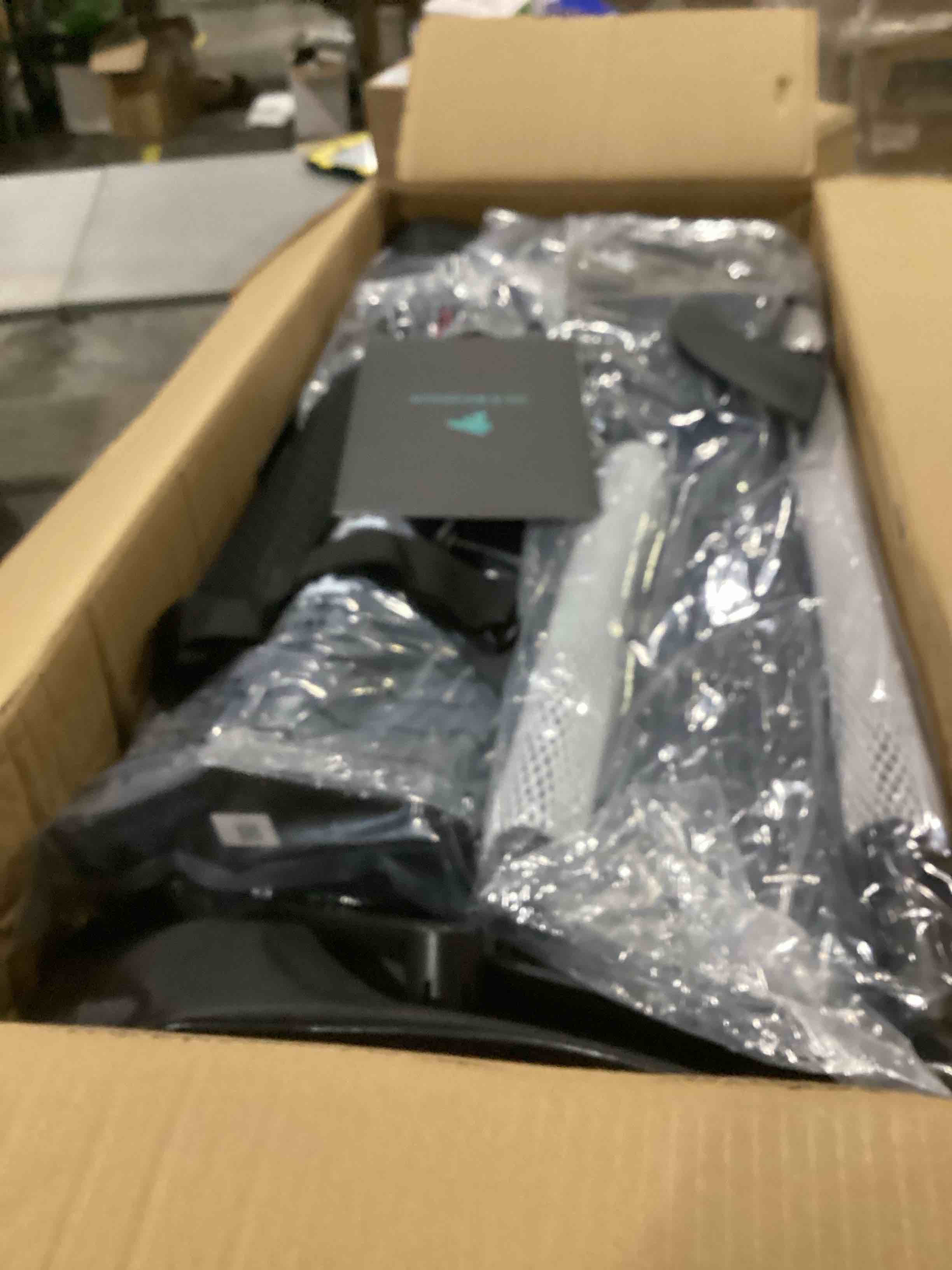 https://s3.amazonaws.com/lotting-images-prod/bidfta/RED5525256_1728916527712.jpeg